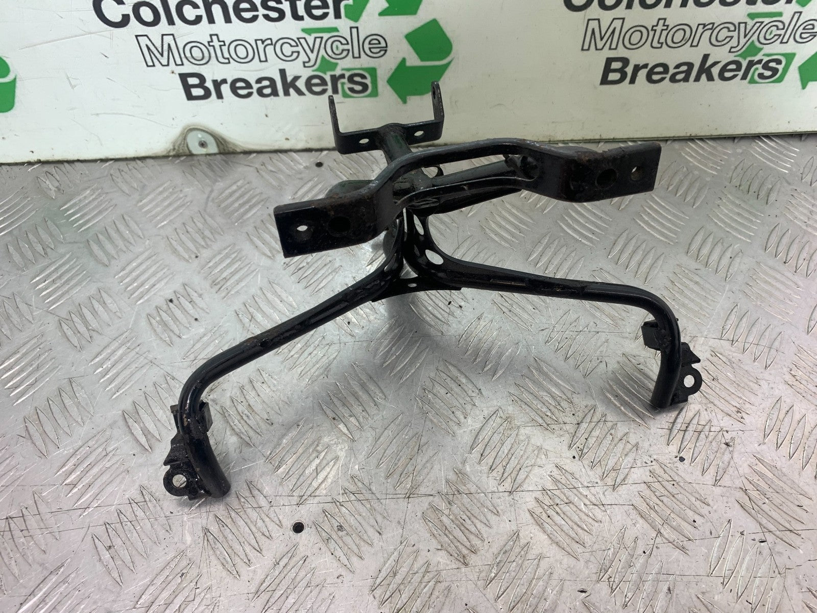 KAWASAKI GPX 750 GPX 750 FAIRING BRACKET  YEAR 1990