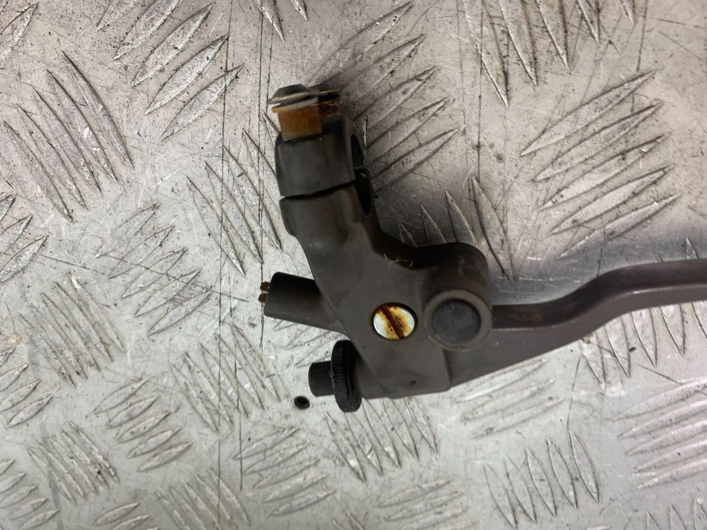 HONDA NT650 V DEAUVILLE CLUTCH LEVER AND BRACKET  YEAR 1998-01(CMB1320)