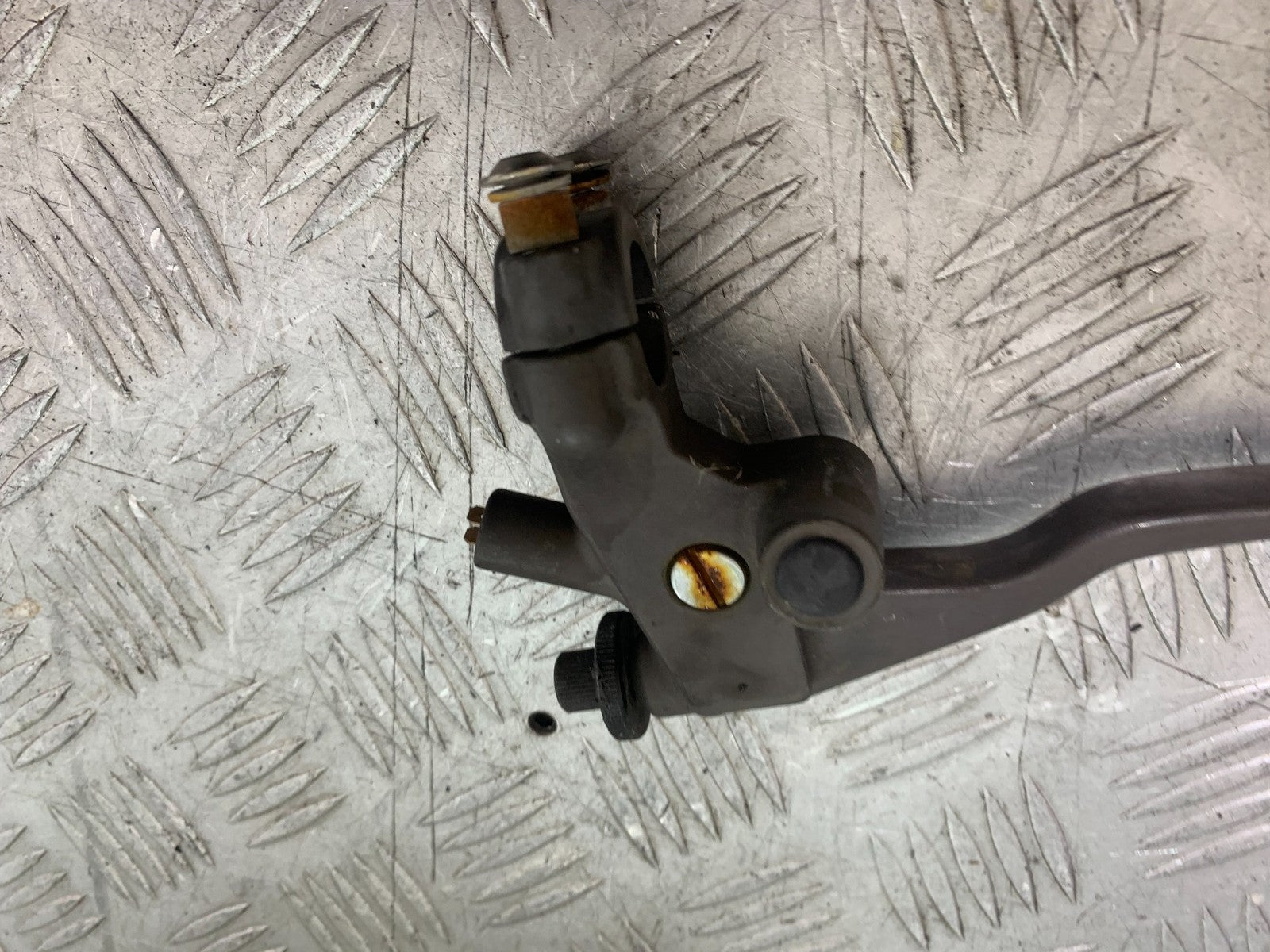 HONDA NT650 V DEAUVILLE CLUTCH LEVER AND BRACKET  YEAR 1998-01(CMB1320)