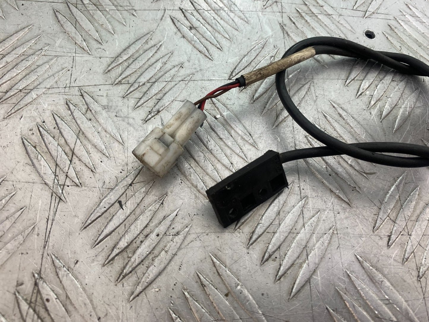 KTM 990 SUPER DUKE SPEEDO PICK UP SENSOR   YEAR 2007-2011  (CMB1207)