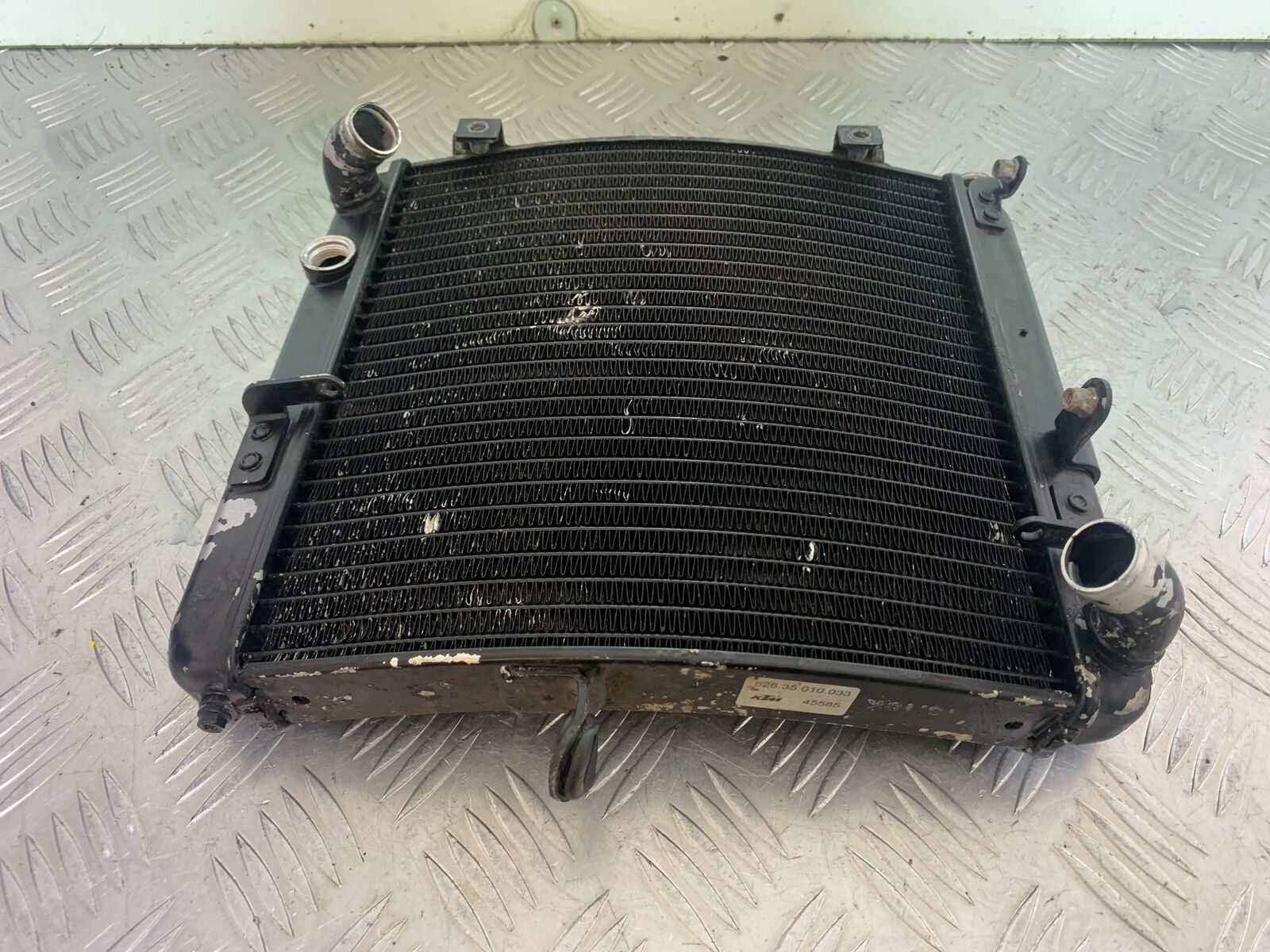 KTM 990 SUPERMOTO T RADIATOR   YEAR 2010-2011  (CMB1127)