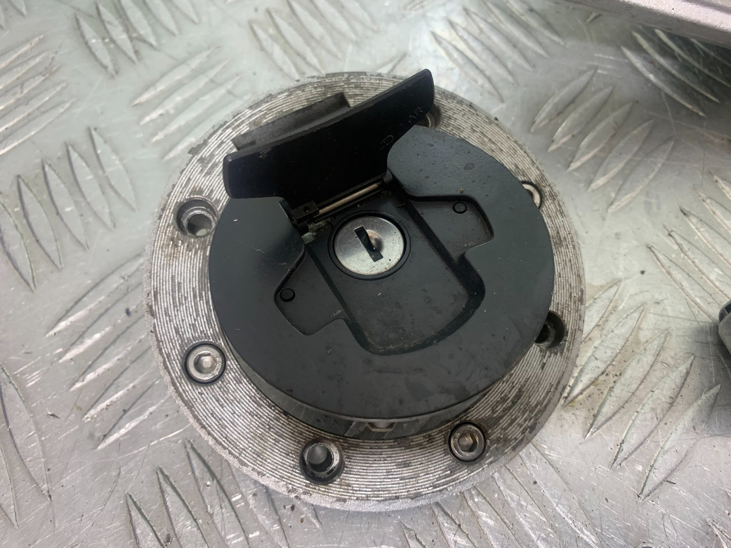 SUZUKI SV650 SV 650 mk1 LOCKS AND KEY  YEAR 1999-2002 (CMB1160)