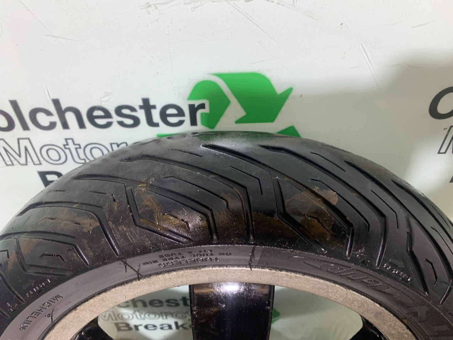 PIAGGIO VESPA GTS 125 FRONT WHEEL   YEAR 2009-2014  (CMB1261)
