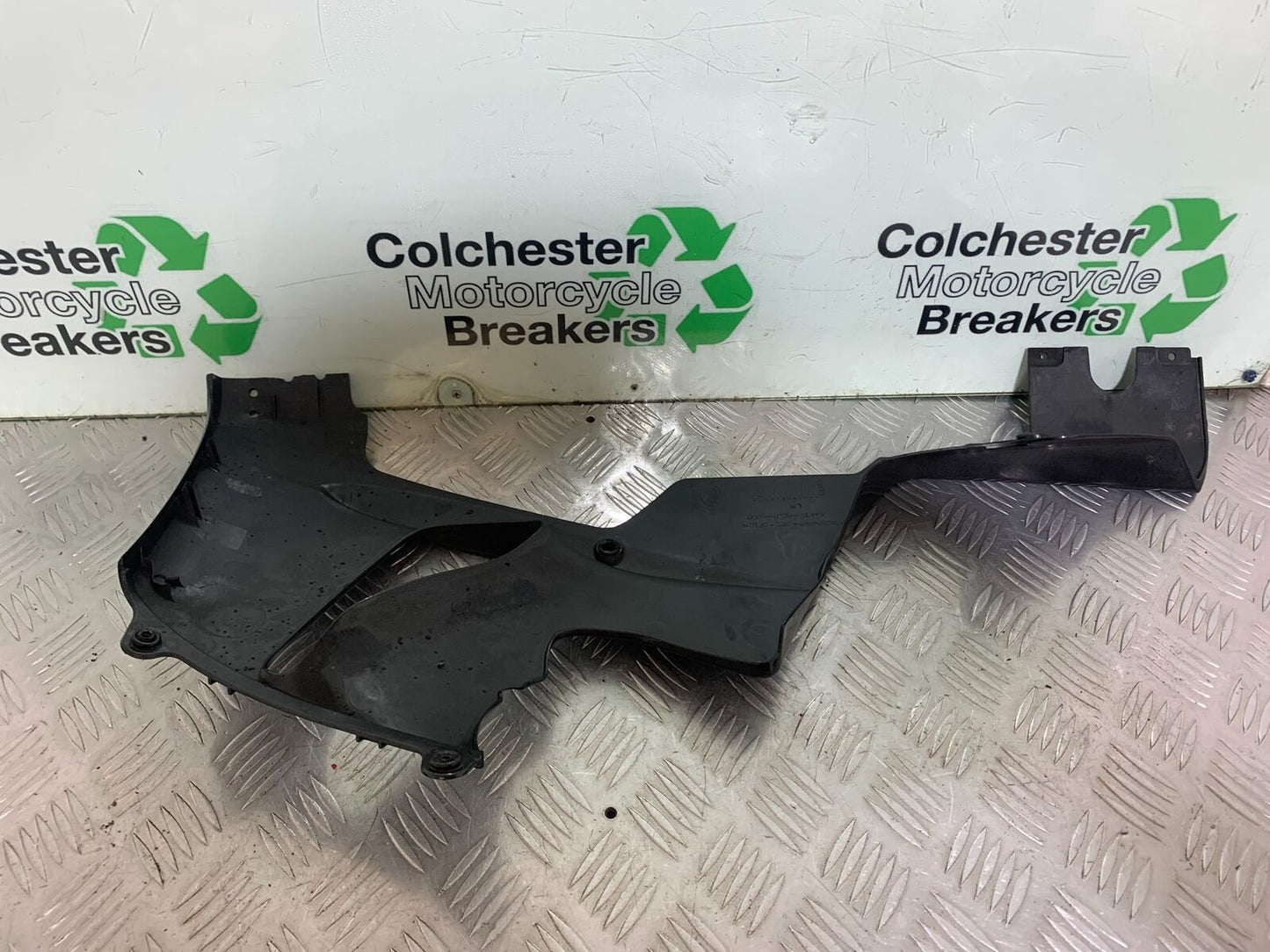 HONDA CBR 929 RRY FIREBLADE LEFT LOWER FAIRING PANEL YEAR 2000-01 (CMB1094)