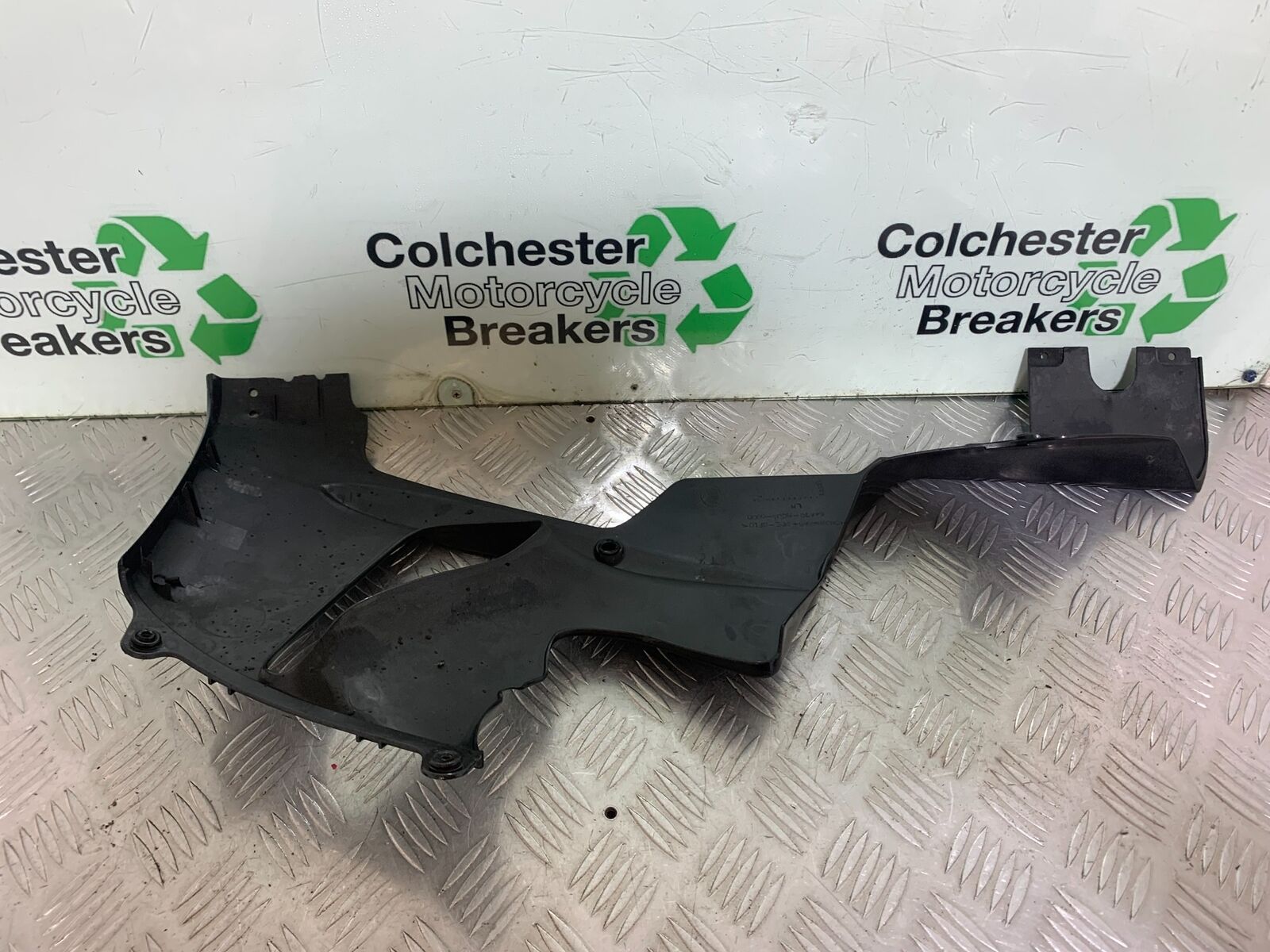 HONDA CBR 929 RRY FIREBLADE LEFT LOWER FAIRING PANEL YEAR 2000-01 (CMB1094)