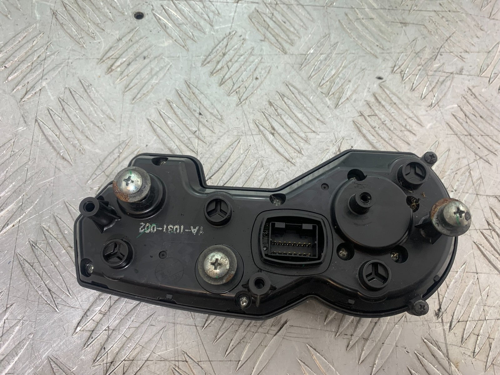YAMAHA XJ6 XJ6-S CLOCKS SPEEDO DASH   YEAR 2009-2015  (CMB1212)