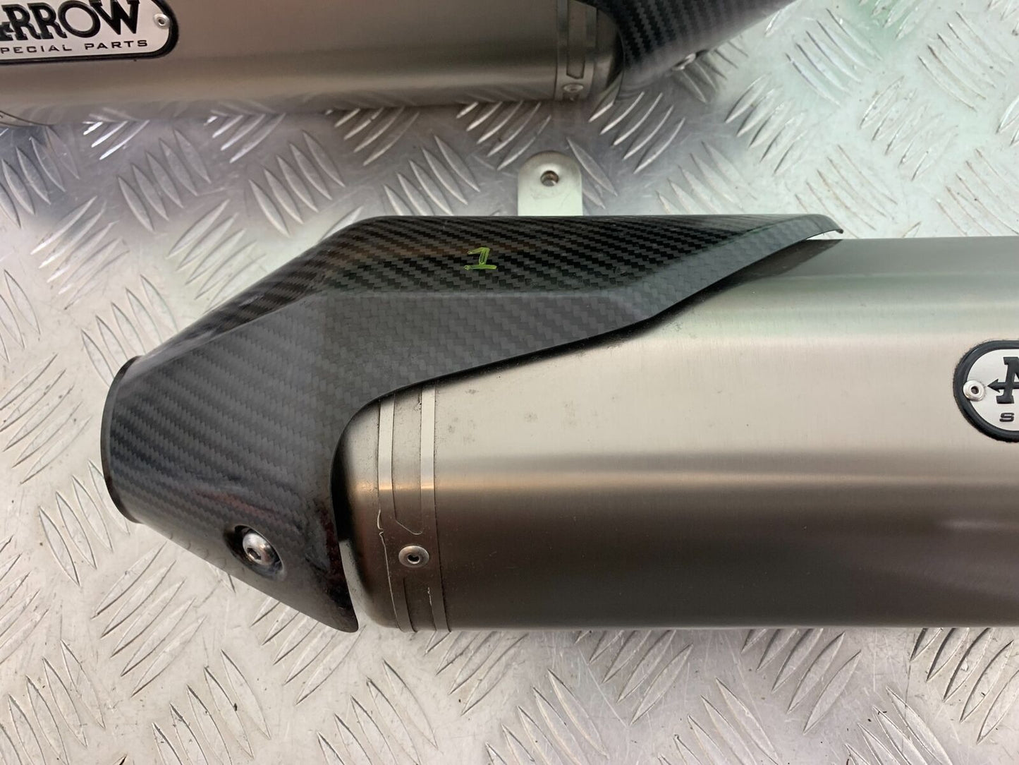 TRIUMPH 1050 SPEED TRIPLE RS  ARROW SILENCERS YEAR 2018-2020 (CMB1029)