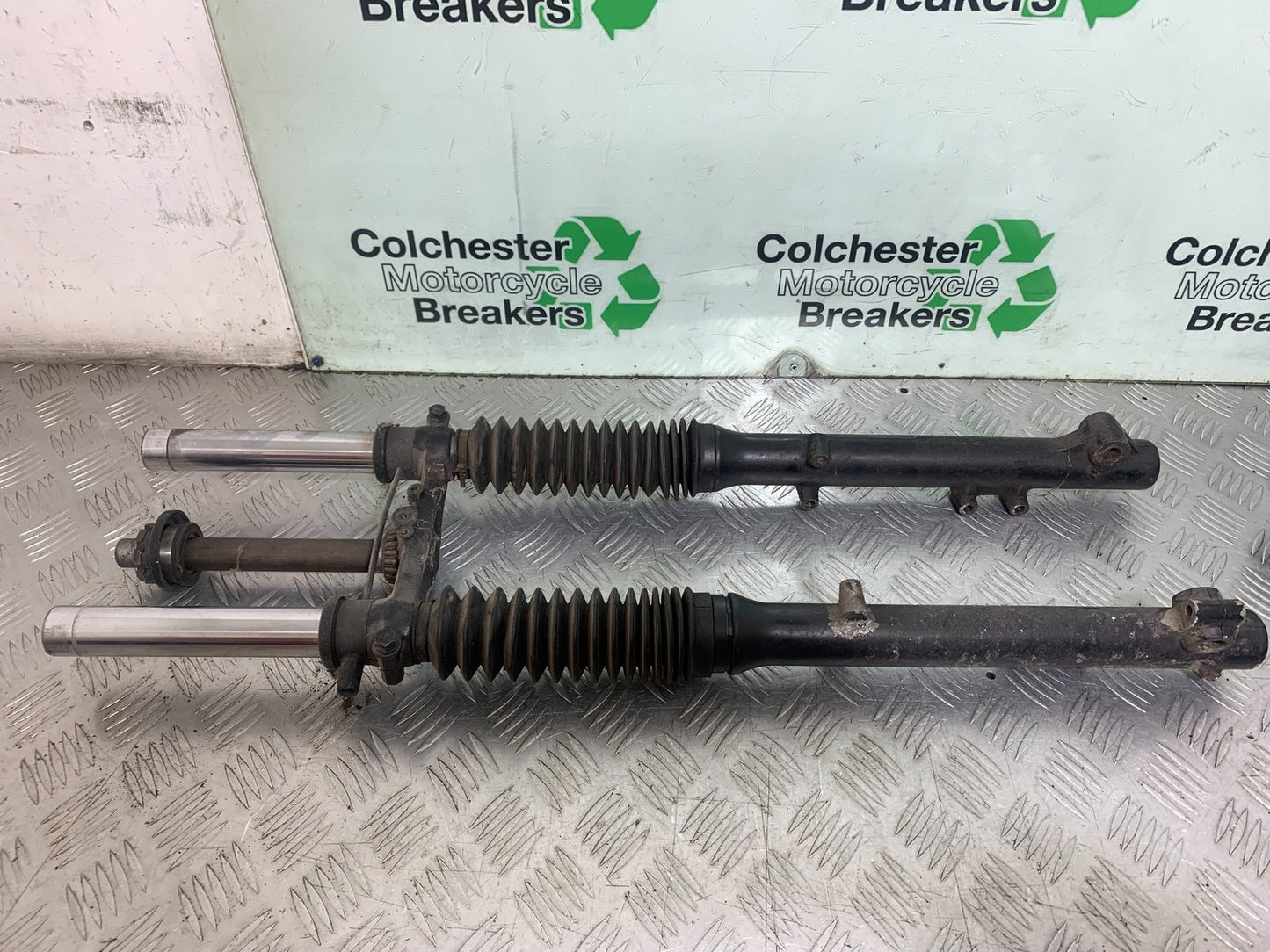 KAWASAKI GT550 GT 550 FORKS  YEAR 1989-1994