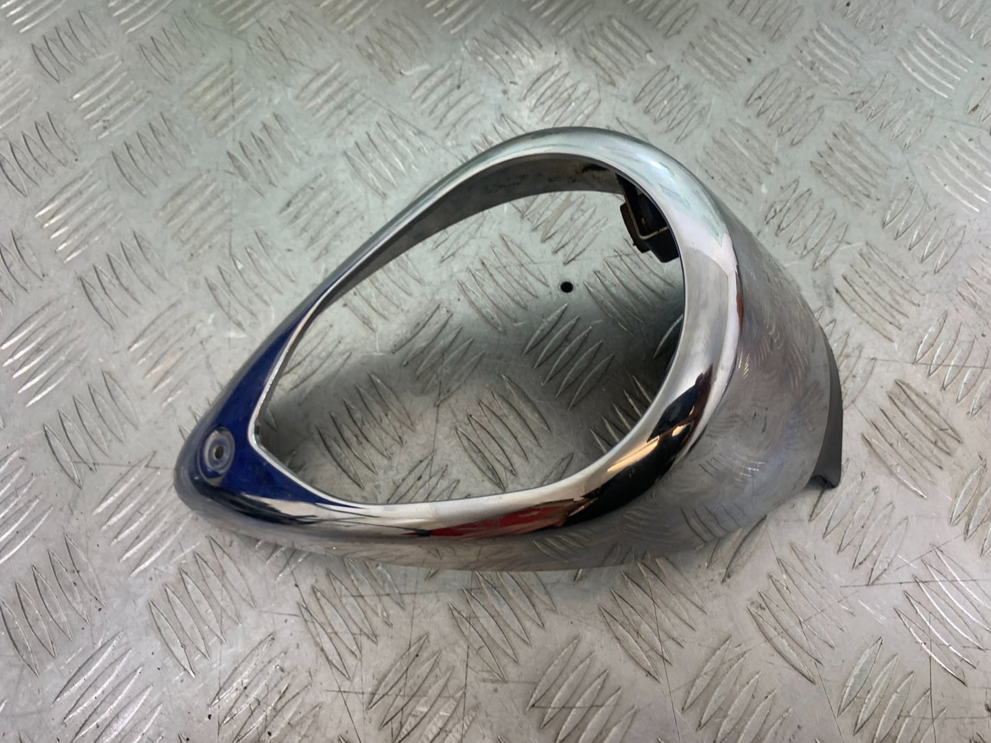 KAWASAKI VN1500 CLASSIC CLOCK SURROUND  YEAR 1999 -2006 (CMB1166)
