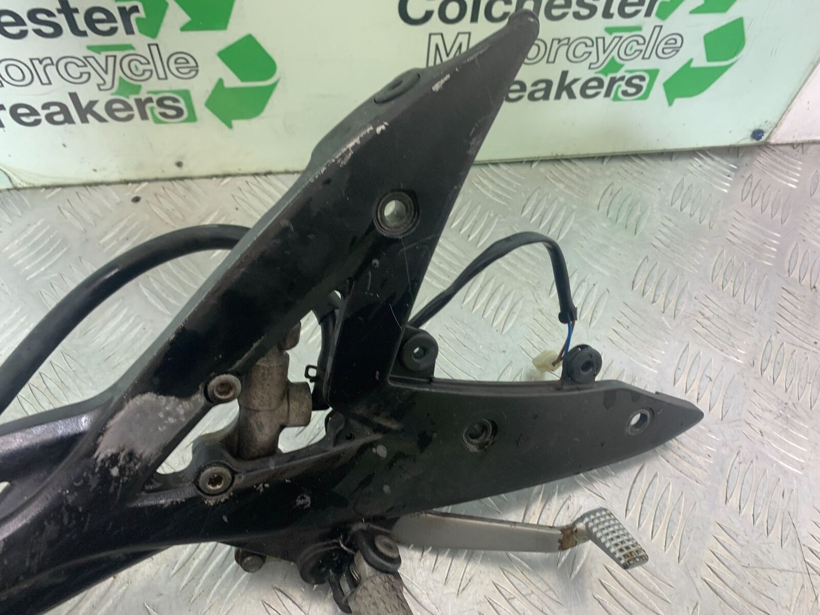 KAWASAKI ER6 F RIGHT HANGER  YEAR 2005-2008 (CMB1098)