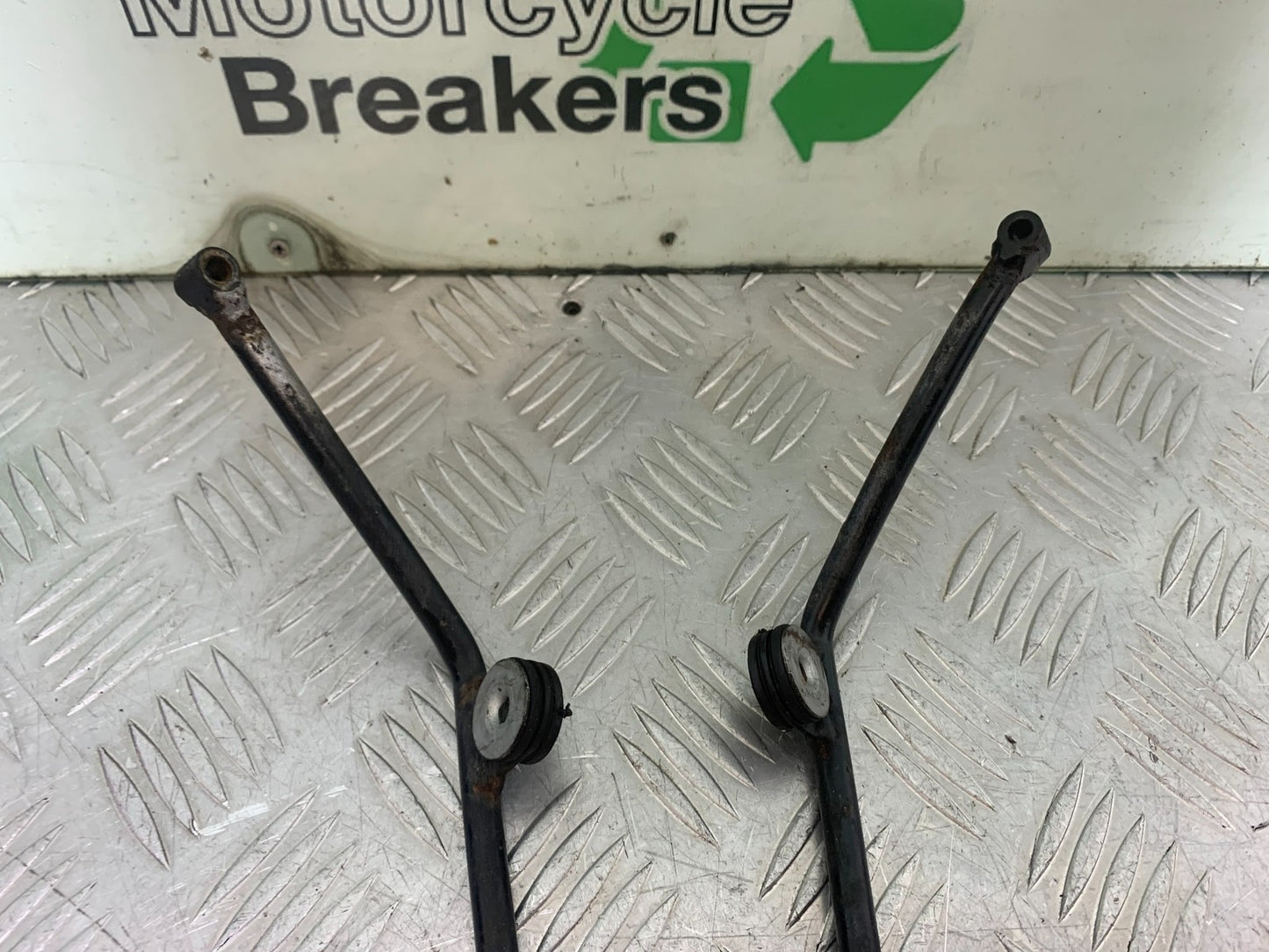 BMW R850 R R850R OIL COOLER BRACKETS  YEAR 1994-2002 (CMB1170)