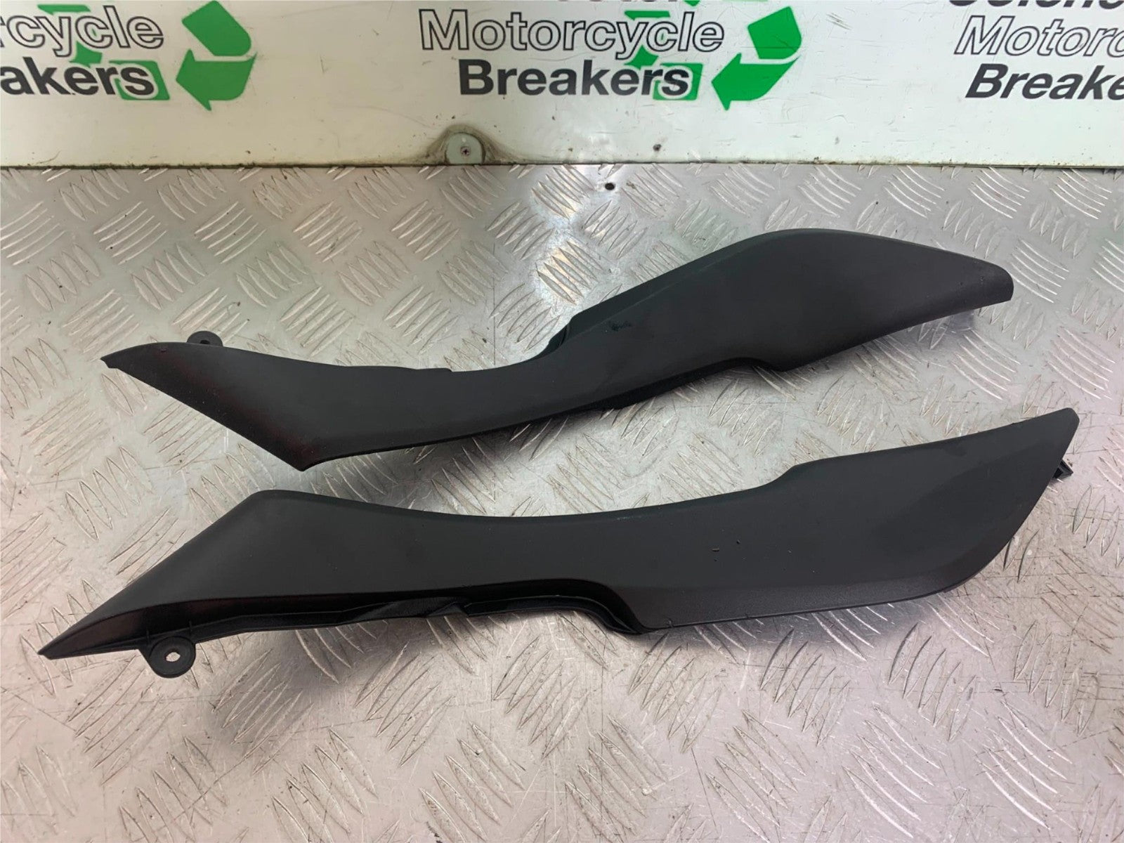 KAWASAKI 650 VERSYS LEFT & RIGHT SIDE INFILLS   YEAR 2015-2018 (CMB1288)