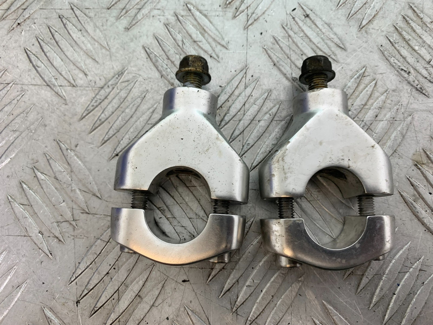 TRIUMPH SPEED TRIPLE R 1050 HANDLEBAR RISERS   2009 (CMB1183)