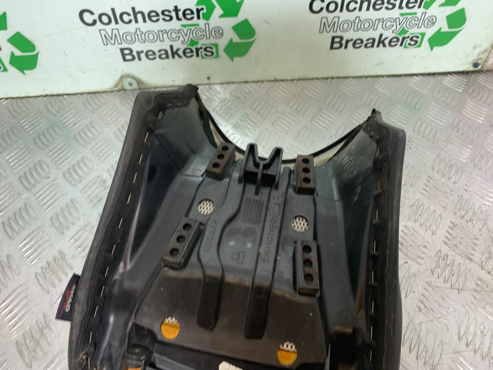 HONDA CBF600 CBF 600 FRONT SEAT   YEAR 2004-07  (CMB1305)