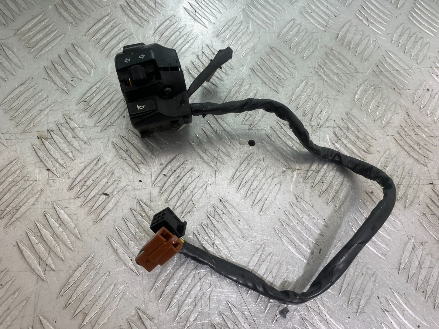 ROYAL ENFIELD HIMALAYAN 411 LEFT SWITCH GEAR  YEAR 2018-2023 (CMB1279)
