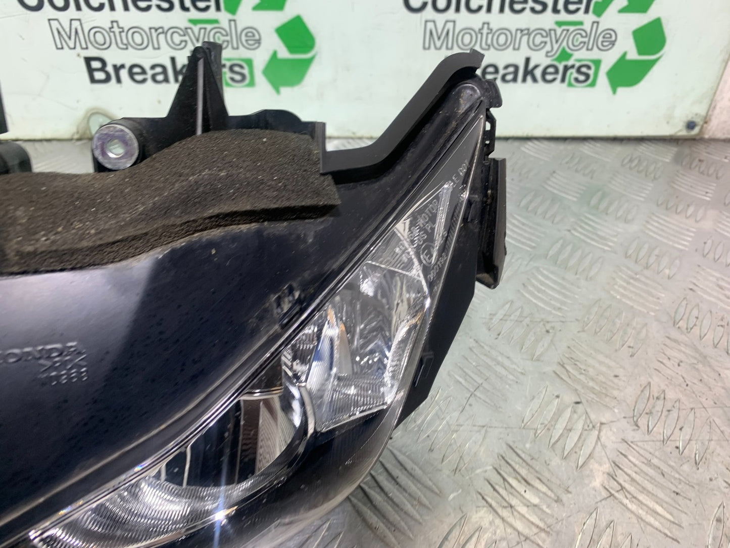 HONDA CBR1000 rr FIREBLADE HEADLIGHT YEAR 2012-2016 (CMB1198)