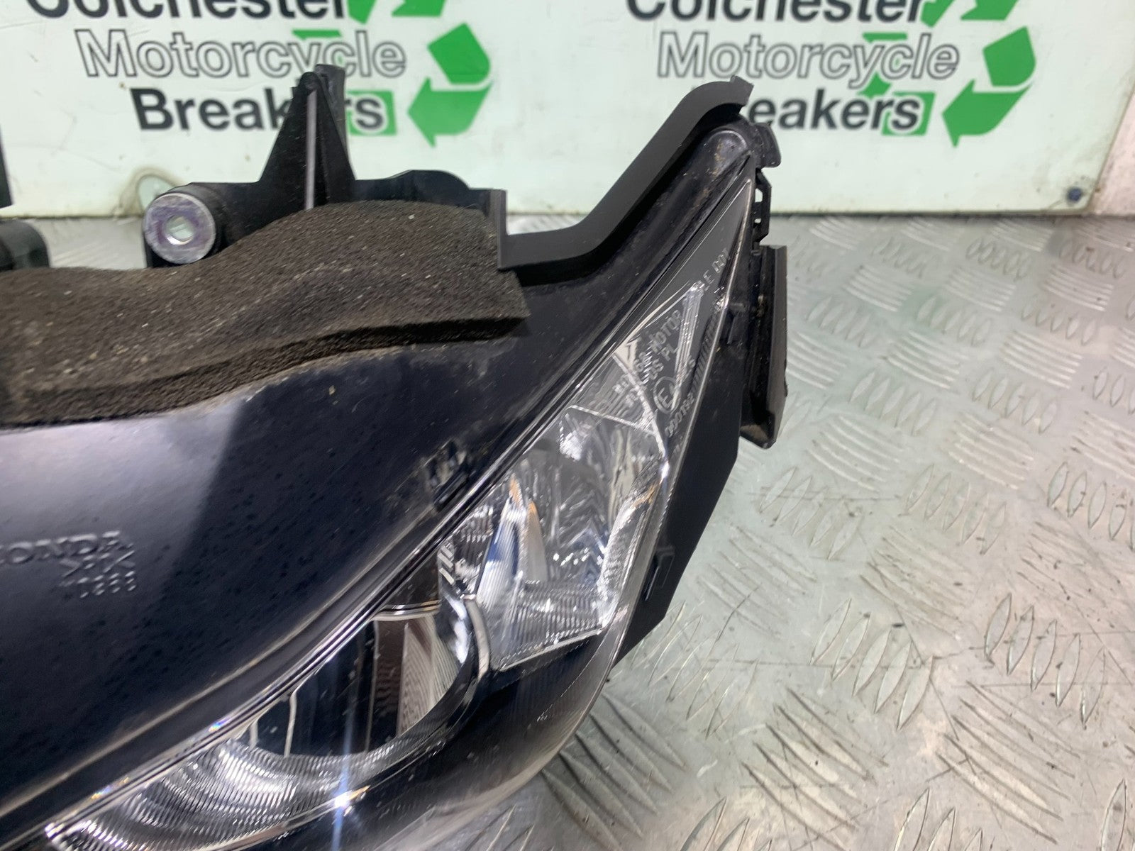 HONDA CBR1000 rr FIREBLADE HEADLIGHT YEAR 2012-2016 (CMB1198)