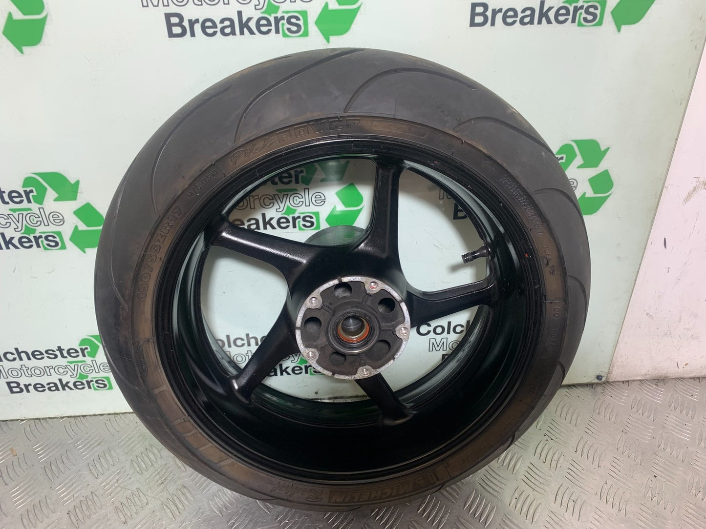 YAMAHA YZF R1 14 B BIG BANG REAR WHEEL   2009-14 (CMB1175)