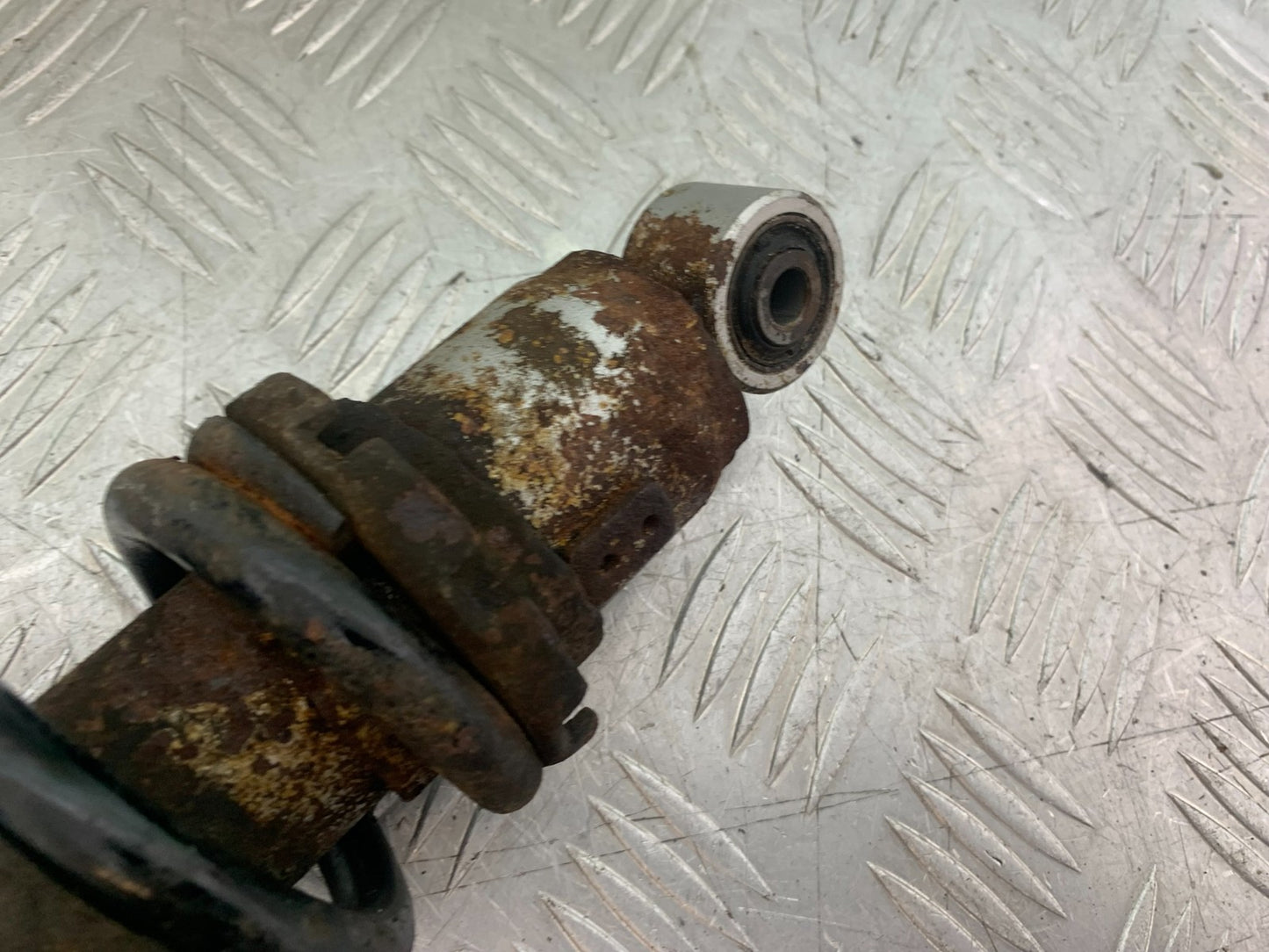 KAWASAKI Z750 Z 750 REAR SHOCK YEAR 2004-2006  (CMB1234)