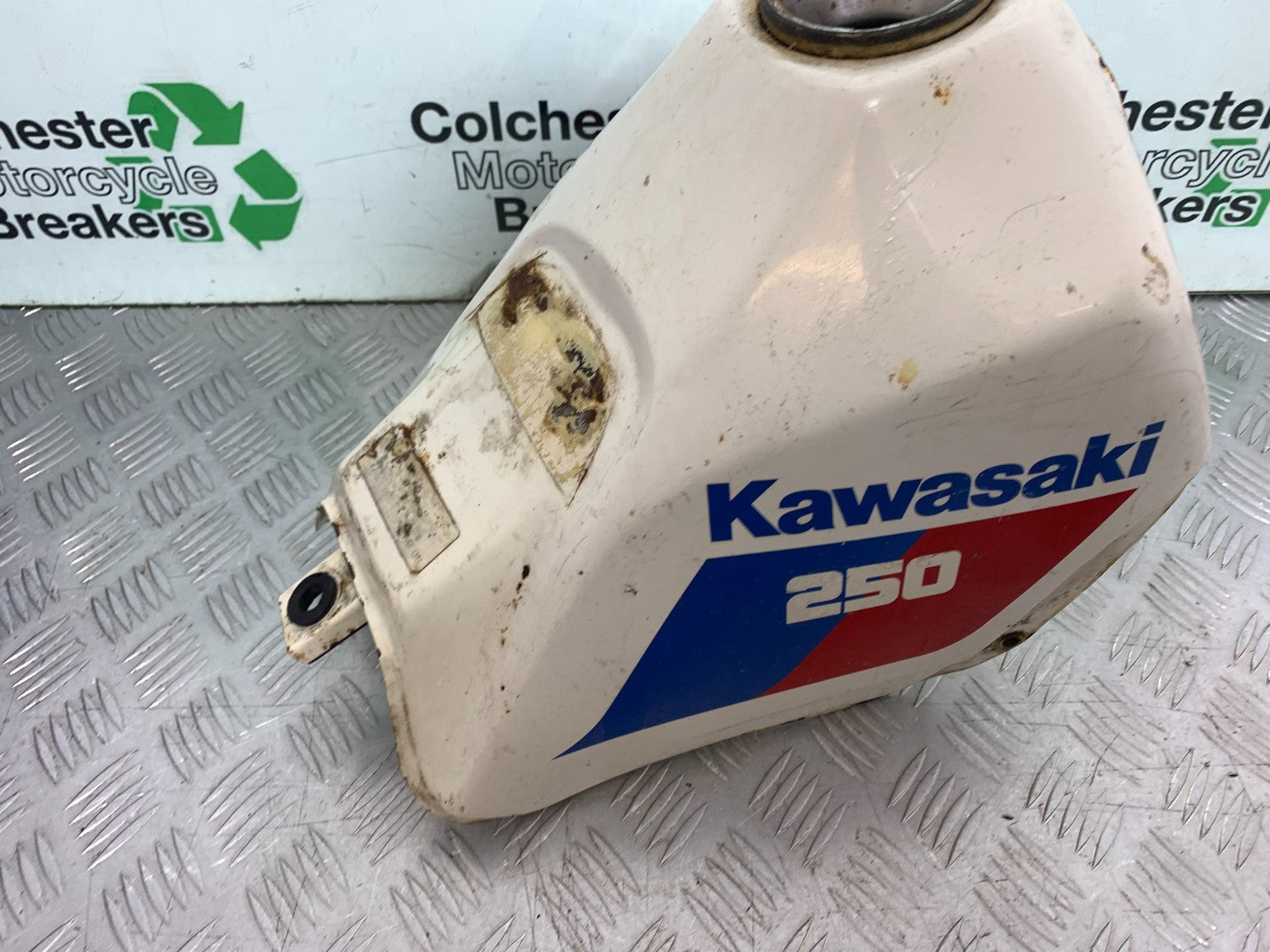 KAWASAKI KLR250 KLR 250 PETROL TANK YEAR 1984-2001 (CMB1225)
