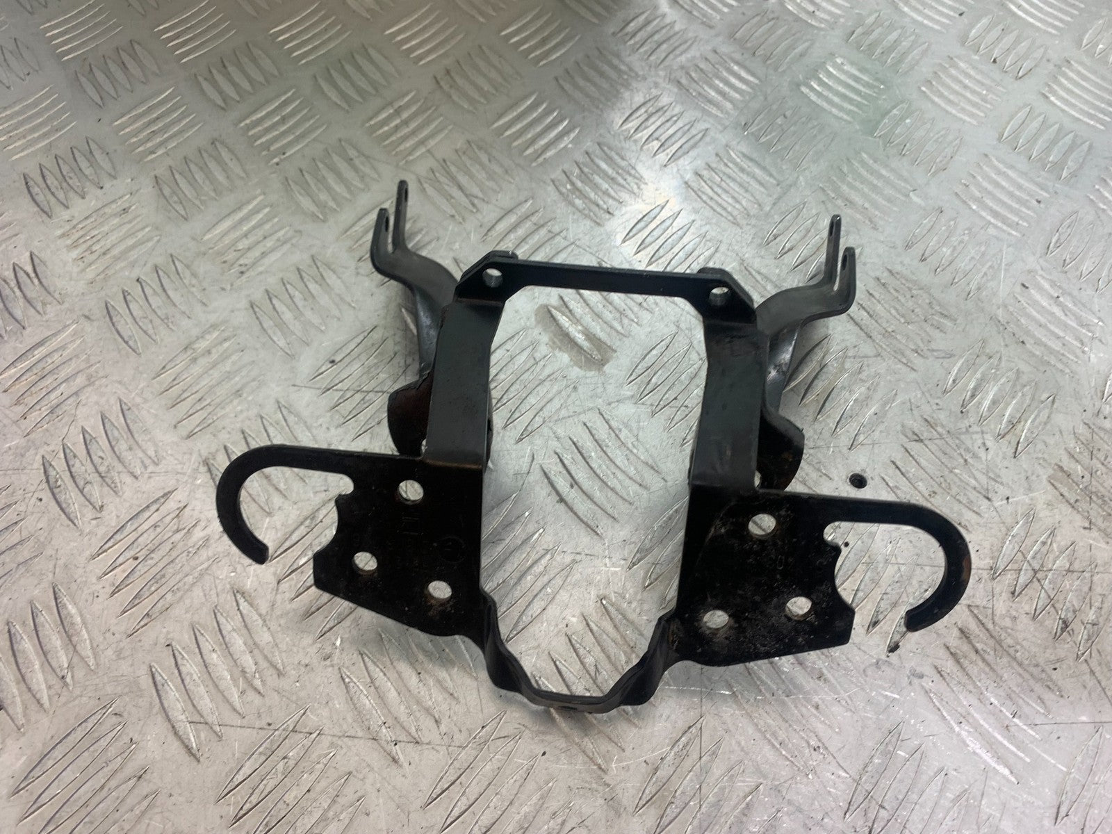 BMW R850 R R850R HEADLIGHT BRACKET YEAR 1994-2002 (CMB1170)