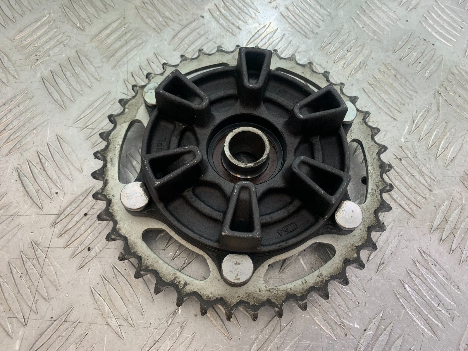 HONDA CBR1000 rr FIREBLADE REAR SPROCKET CARRIER  YEAR 2012-2016 (CMB1198)