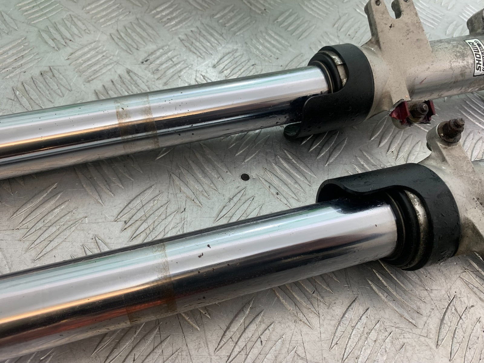 HONDA CBR1100 BLACKBIRD FORKS   YEAR 1999-2005 (CMB1232)
