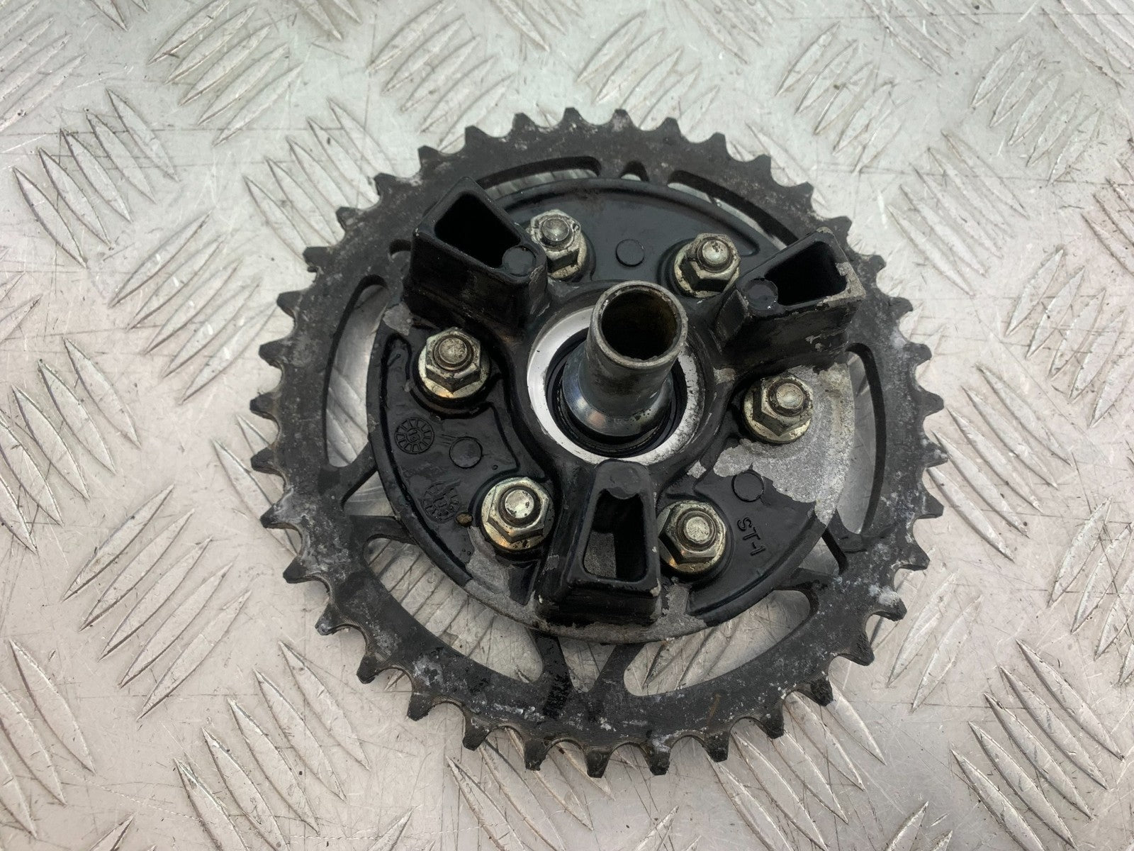ROYAL ENFIELD HIMALAYAN 411 SPROCKET CARRIER  YEAR 2018-2023 (CMB1279)