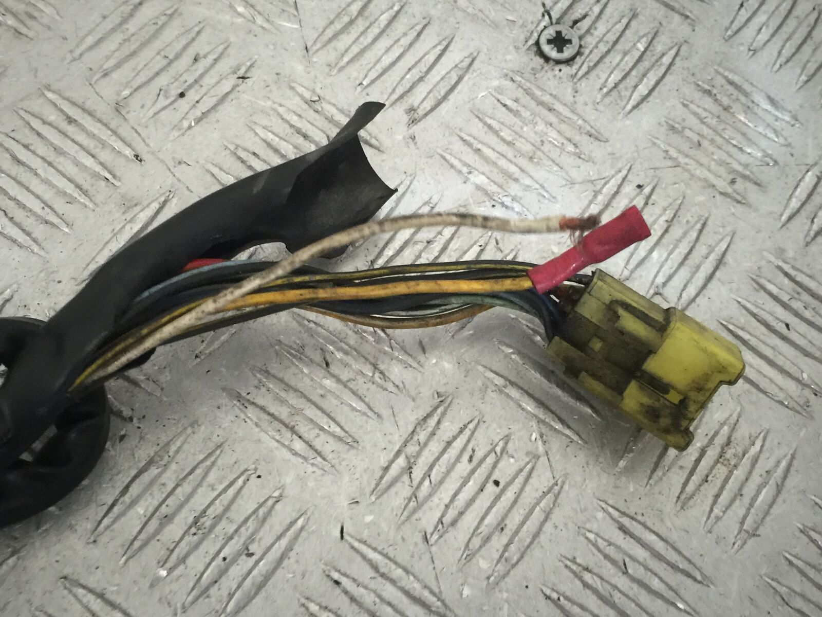 SUZUKI GSF600 GSF 600 BANDIT LEFT SWITCH GEAR  YEAR 2002 (STOCK 852)