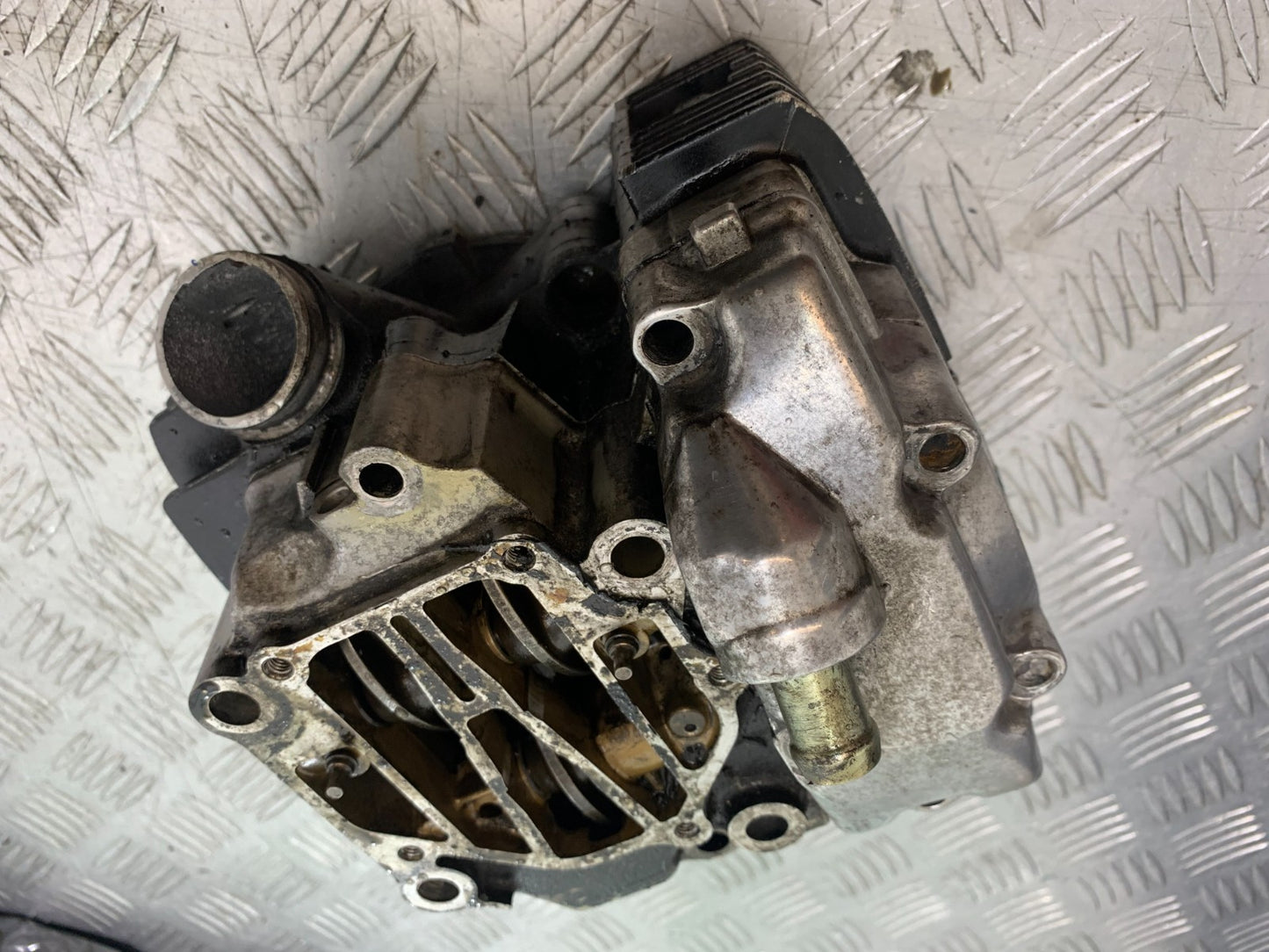 HONDA VT700 VT 700 SHADOW REAR CYLINDER HEAD YEAR 1984-85 (CMB1328)
