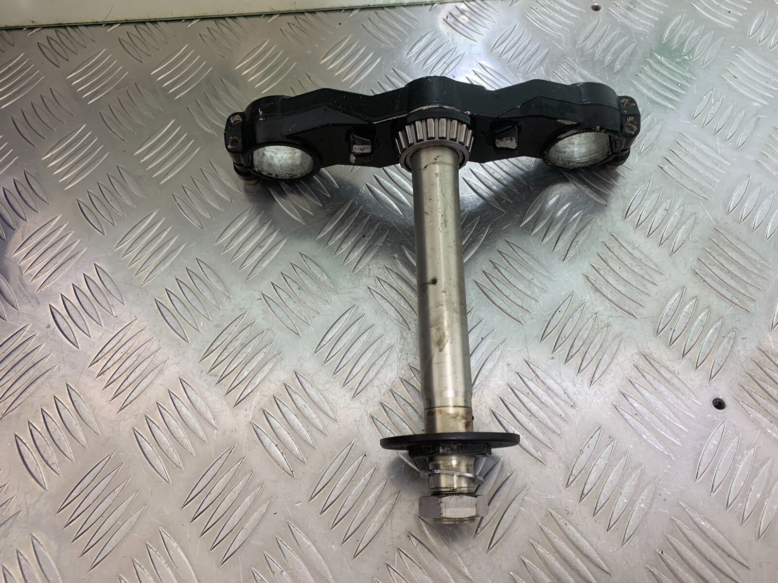 TRIUMPH 600 DAYTONA BOTTOM YOKE YEAR 2003-2006 (STOCK 999)