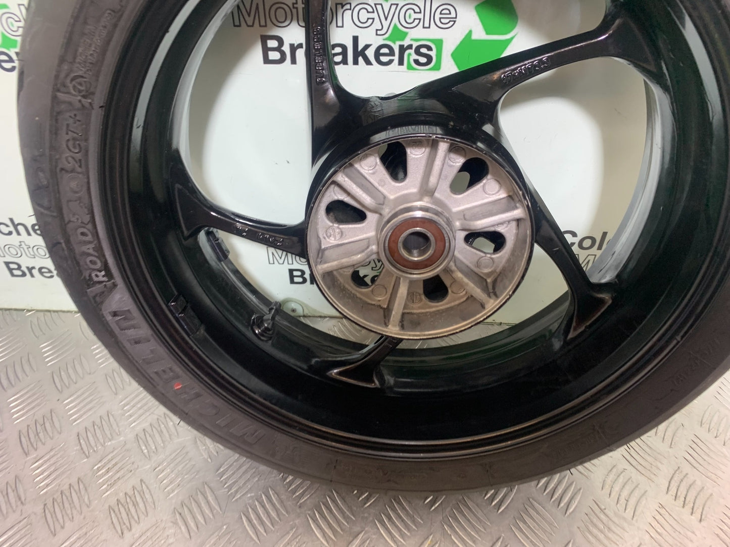 TRIUMPH TRIDENT 660 REAR WHEEL (GOOD TYRE)    YEAR 2021-2024 (CMB1148)