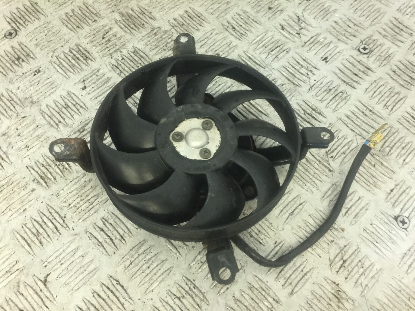 YAMAHA FZ6 RADIATOR FAN   YEAR 2004 (STOCK 693)