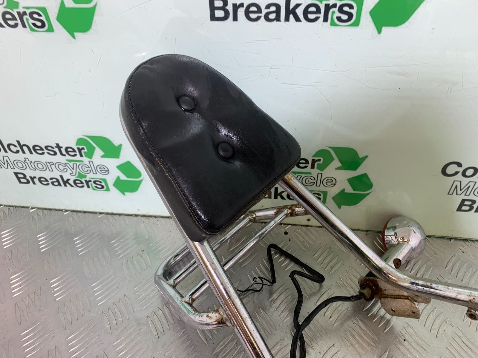 SUZUKI VS1400 VS 1400 BACK REST   YEAR 1988 (CMB1077)