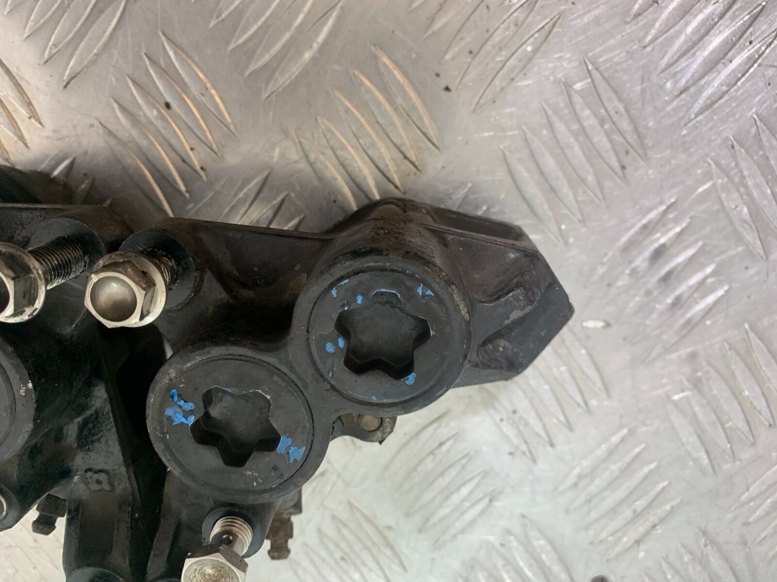 YAMAHA XJR1300 XJR 1300 FRONT BRAKE CALIPERS YEAR 1999-2003 (CMB1119)