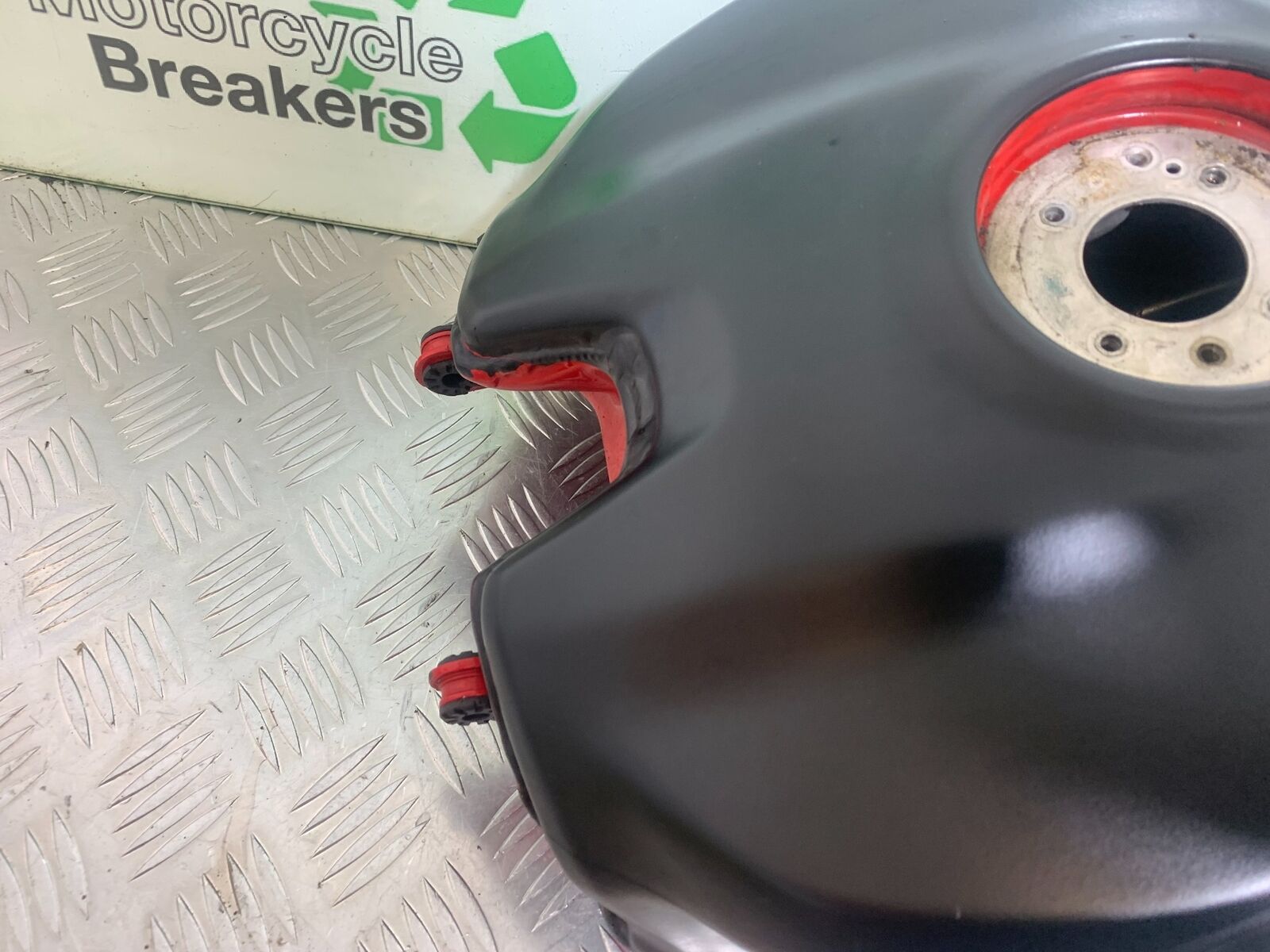 DUCATI 1199 PANIGALE PETROL TANK  YEAR 2012-2014 (CMB1047)