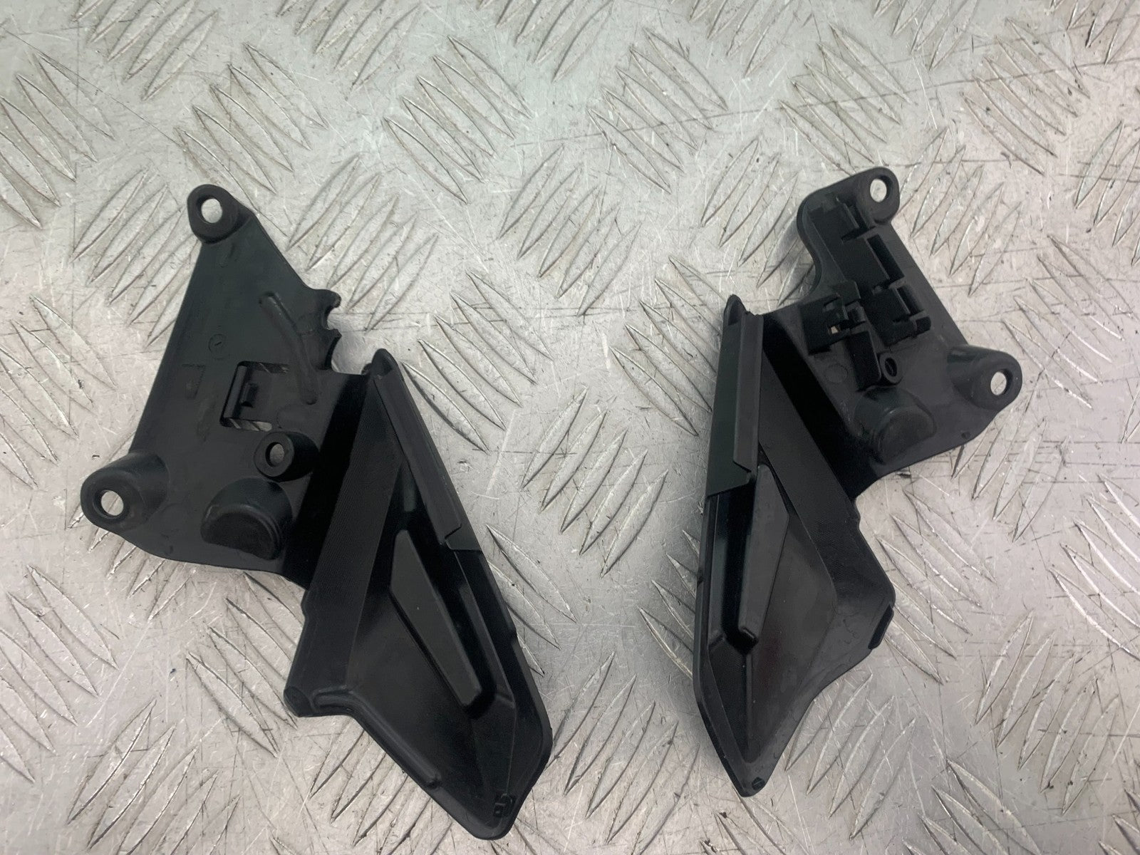 TRIUMPH 675 STREET TRIPLE RX LEFT AND RIGHT INFILLS  2015-2017 (CMB1299)
