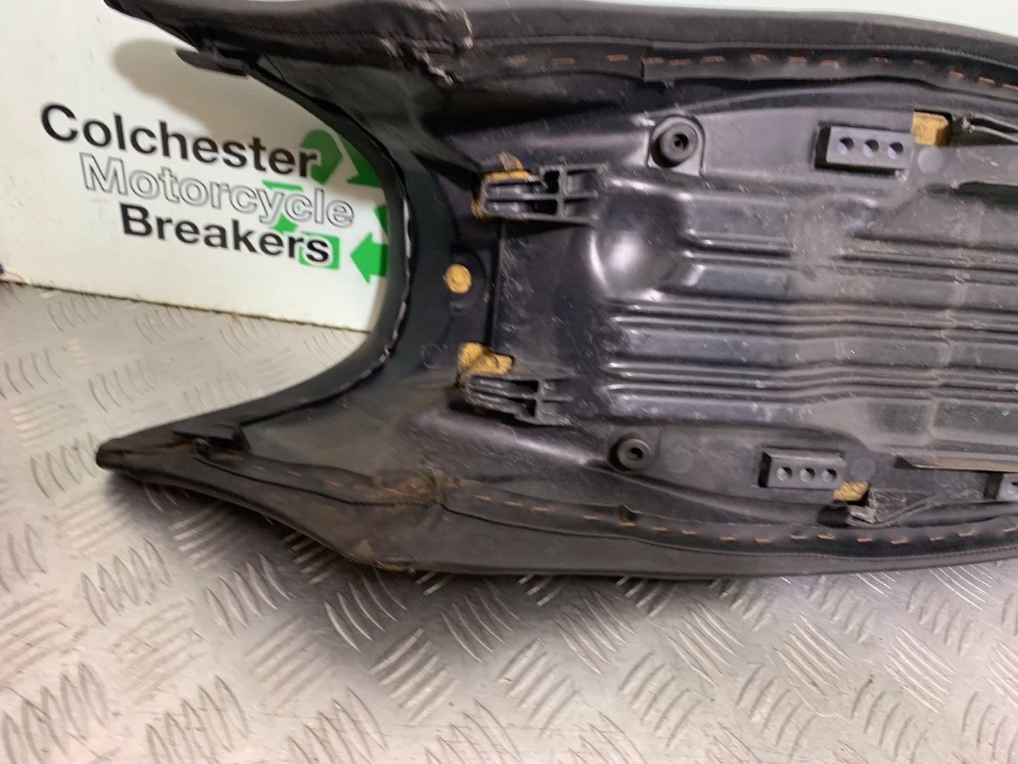HONDA XL125 VARADERO SEAT  YEAR 2001-2006  (CMB1304)