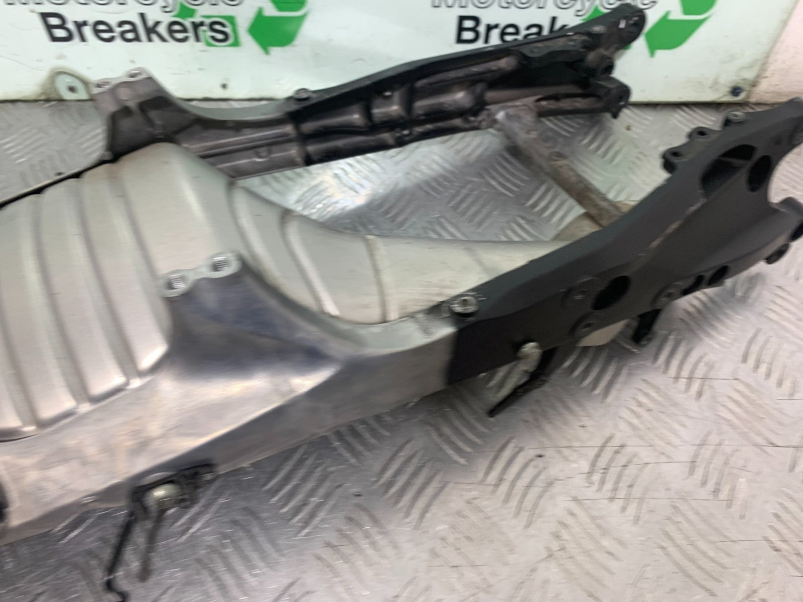 HONDA CBR1000 rr FIREBLADE REAR SUBFRAME YEAR 2006 (CMB1220)