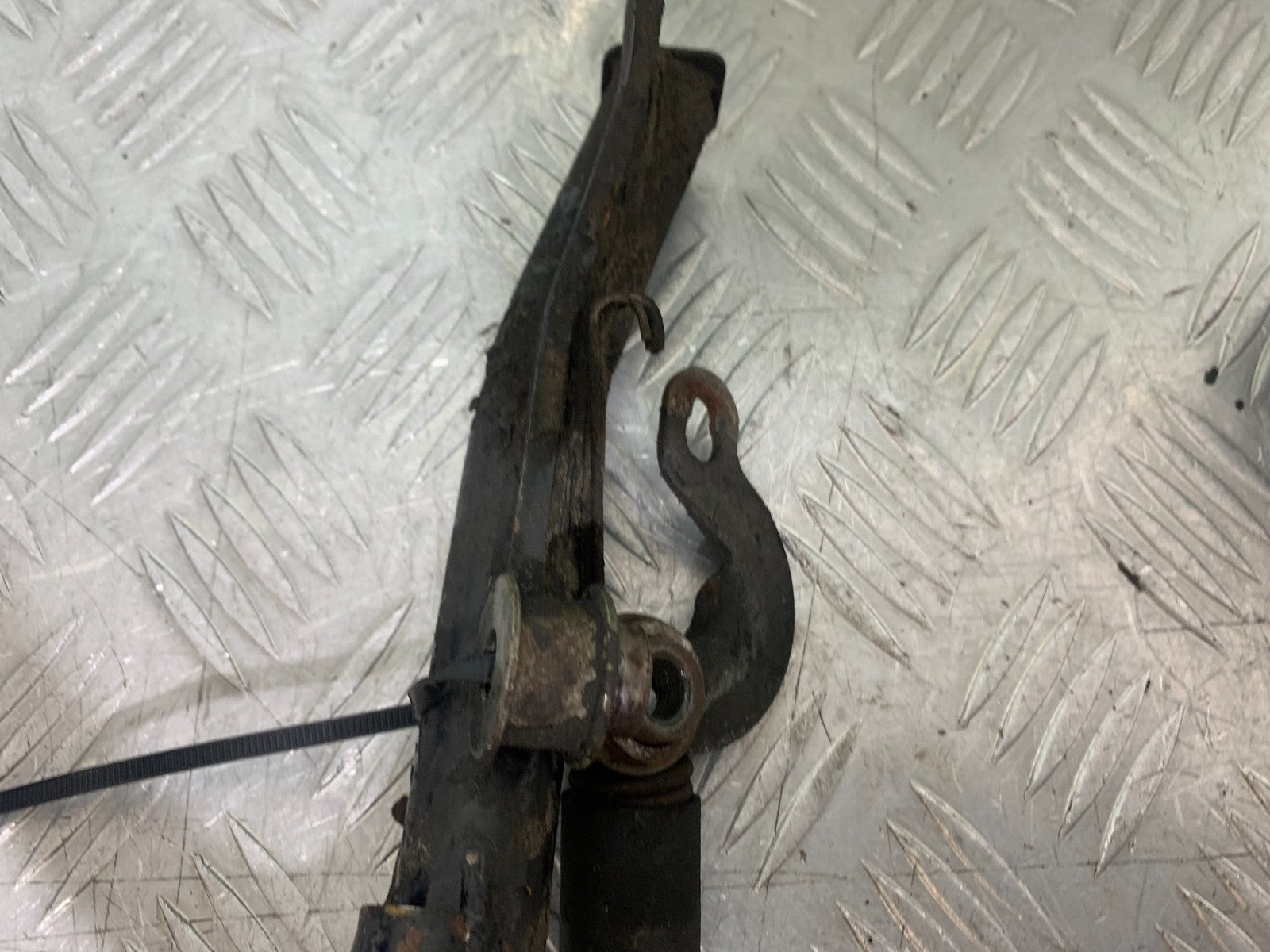 HONDA VFR800 PRE V-TEC CENTER STAND  YEAR 1998-2001 (CMB1233)