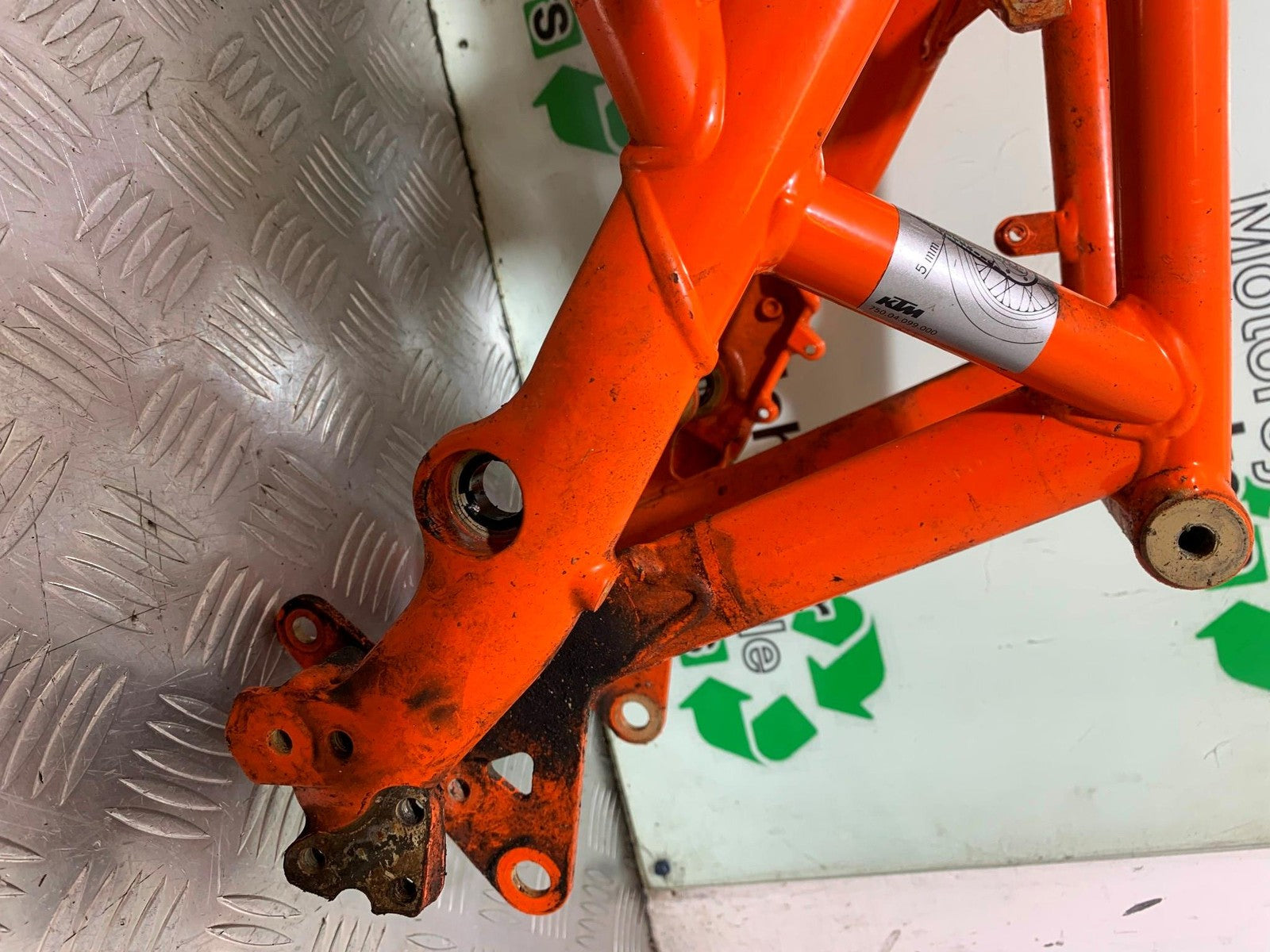 KTM 690 DUKE R LC4 CHASSIS FRAME REG LOG BOOK YEAR 2012-2015  (CMB1180)