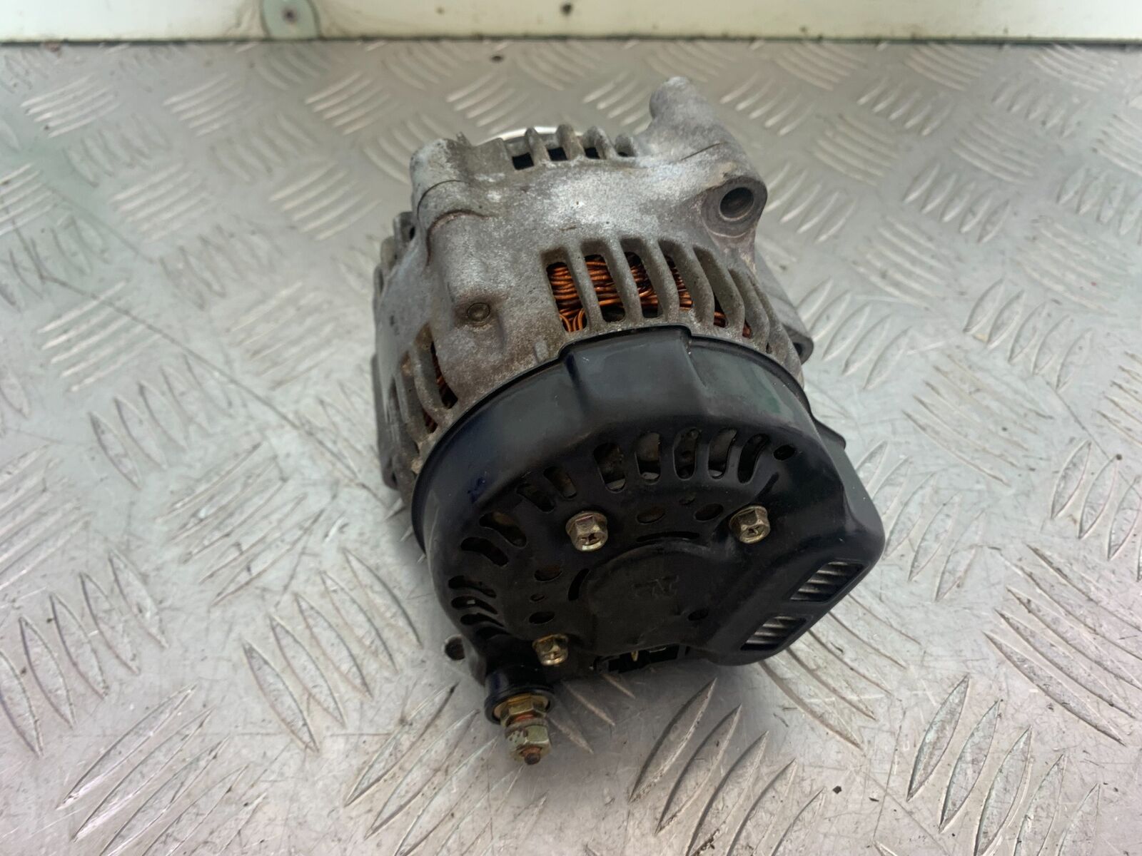 TRIUMPH 955i SPRINT ST ALTERNATOR   YEAR 1999-2004 (CMB1124)