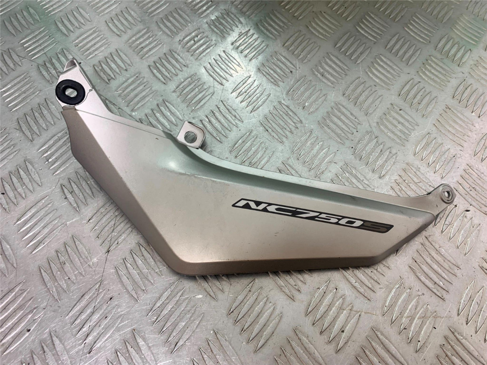 HONDA NC750 NC 750 S LEFT SEAT PANEL   2016-2020 (CMB1146)
