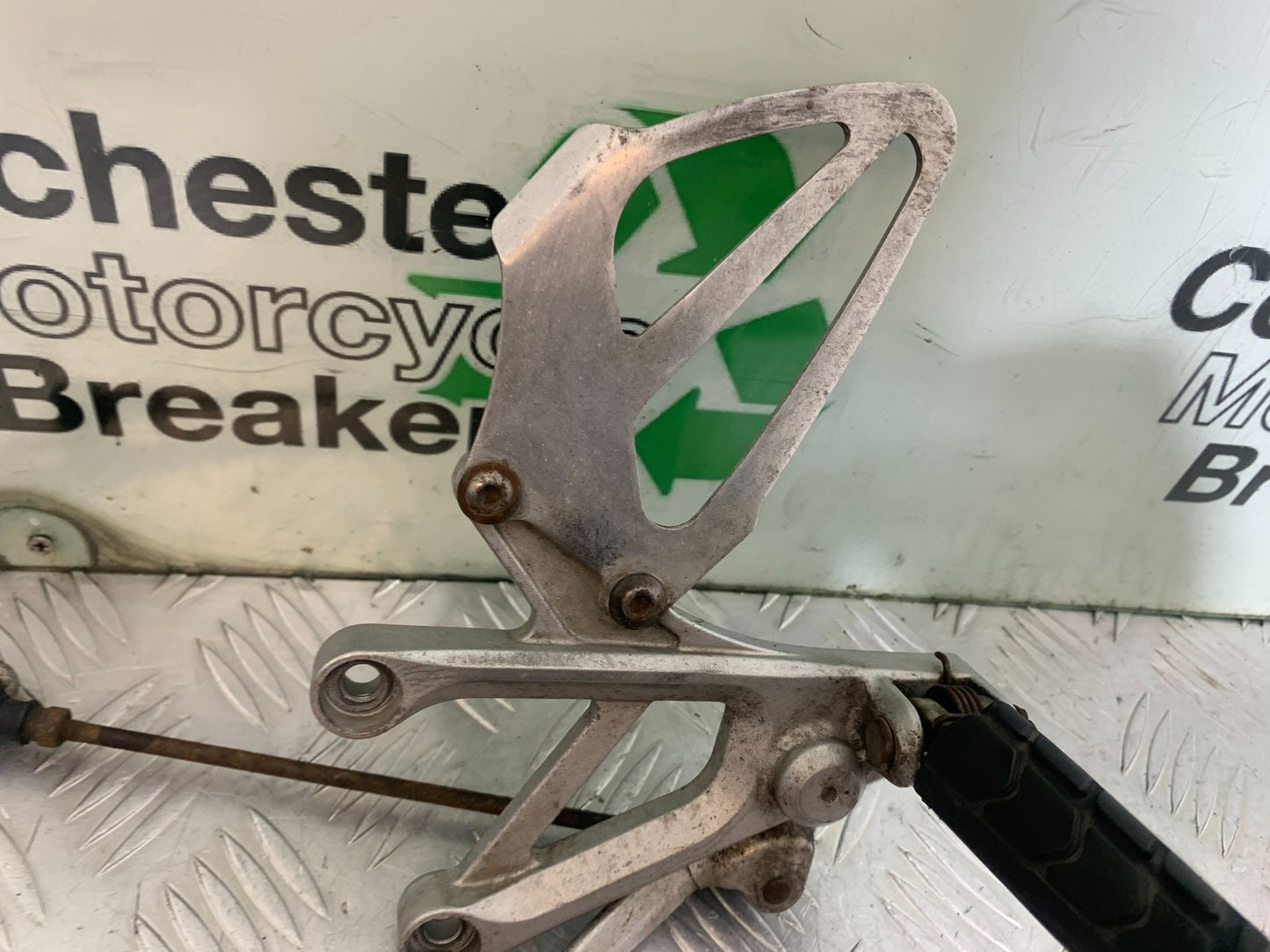 HONDA CBR600 CBR 600 FX FY FRONT LEFT HANGER   YEAR 1999-2000 (CMB1287)