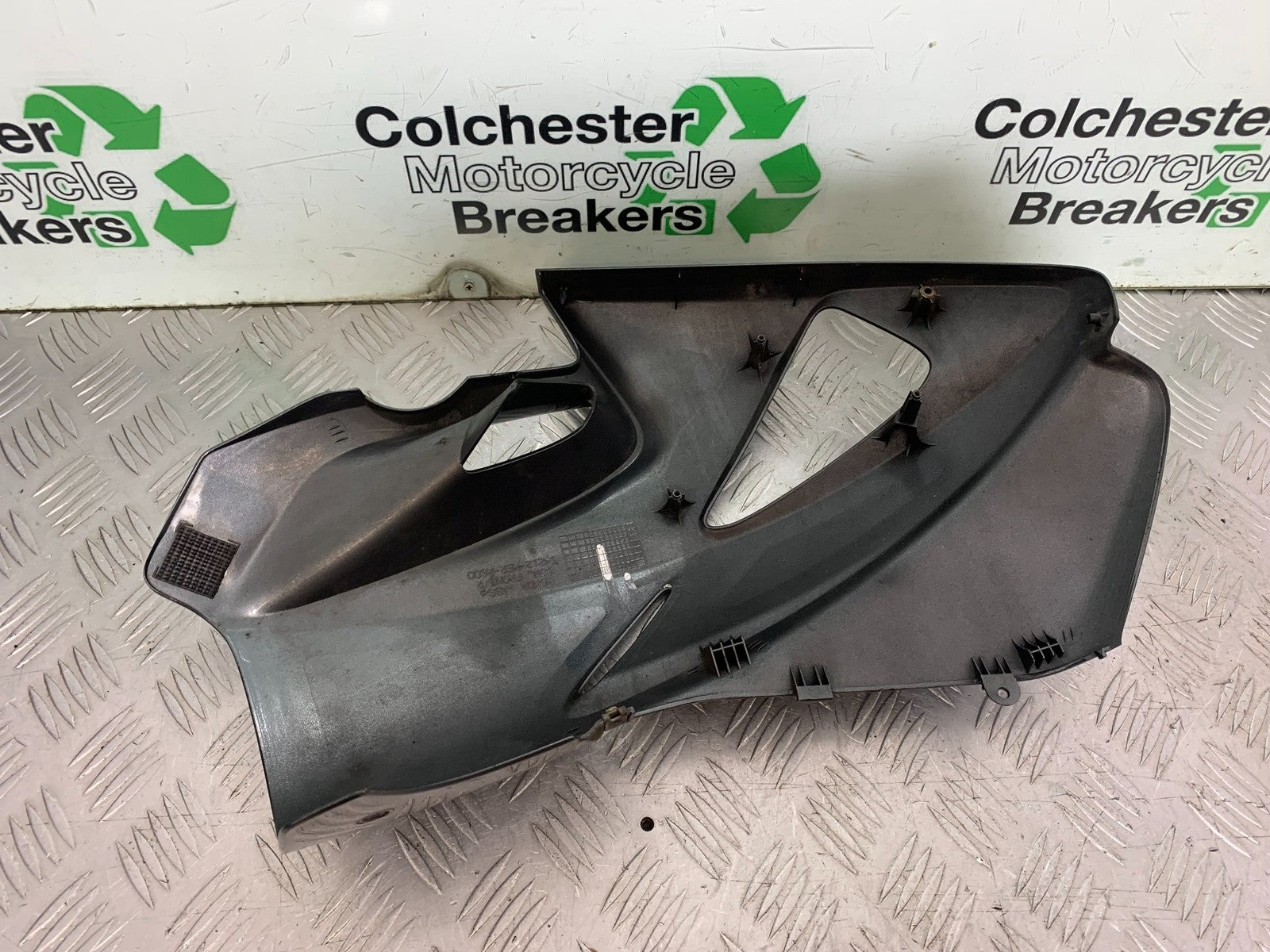 HONDA CBF600 CBF 600 RIGHT FAIRING  YEAR 2004-07  (CMB1305)