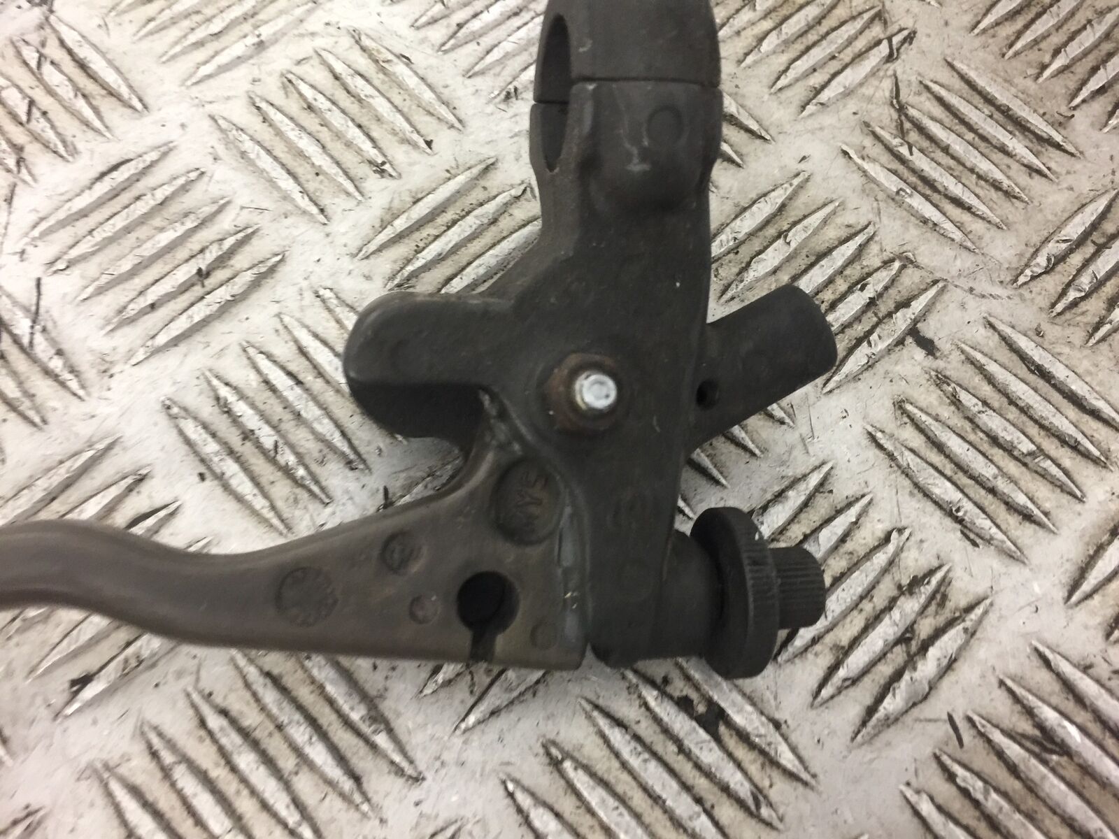 HONDA NT650 V DEAUVILLE CLUTCH LEVER AND BRACKET YEAR 1998-2004 (STOCK NO 498)