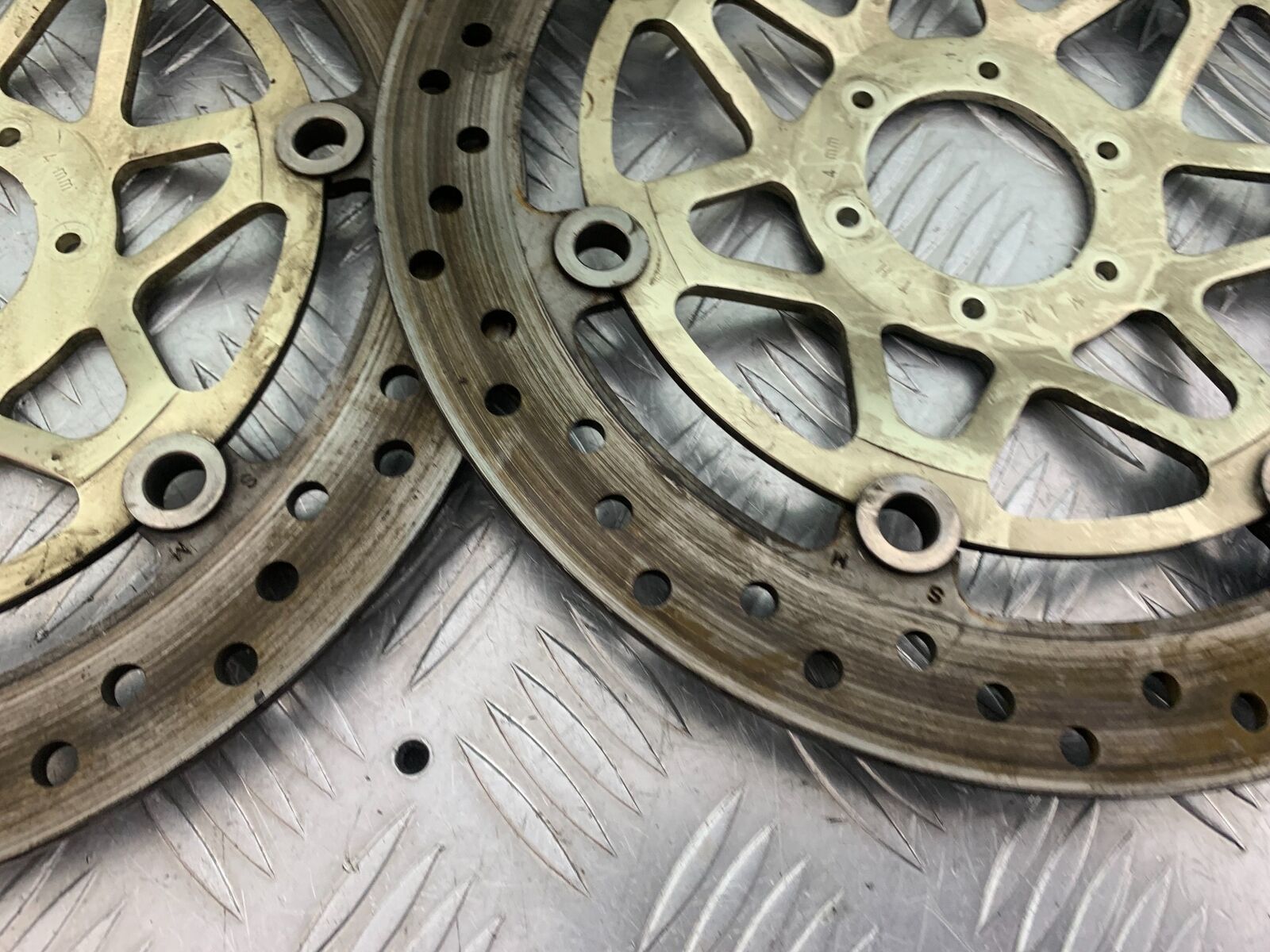 HONDA CBR1100 BLACKBIRD FRONT BRAKE DISCS  YEAR 1999-2005 (CMB1103)