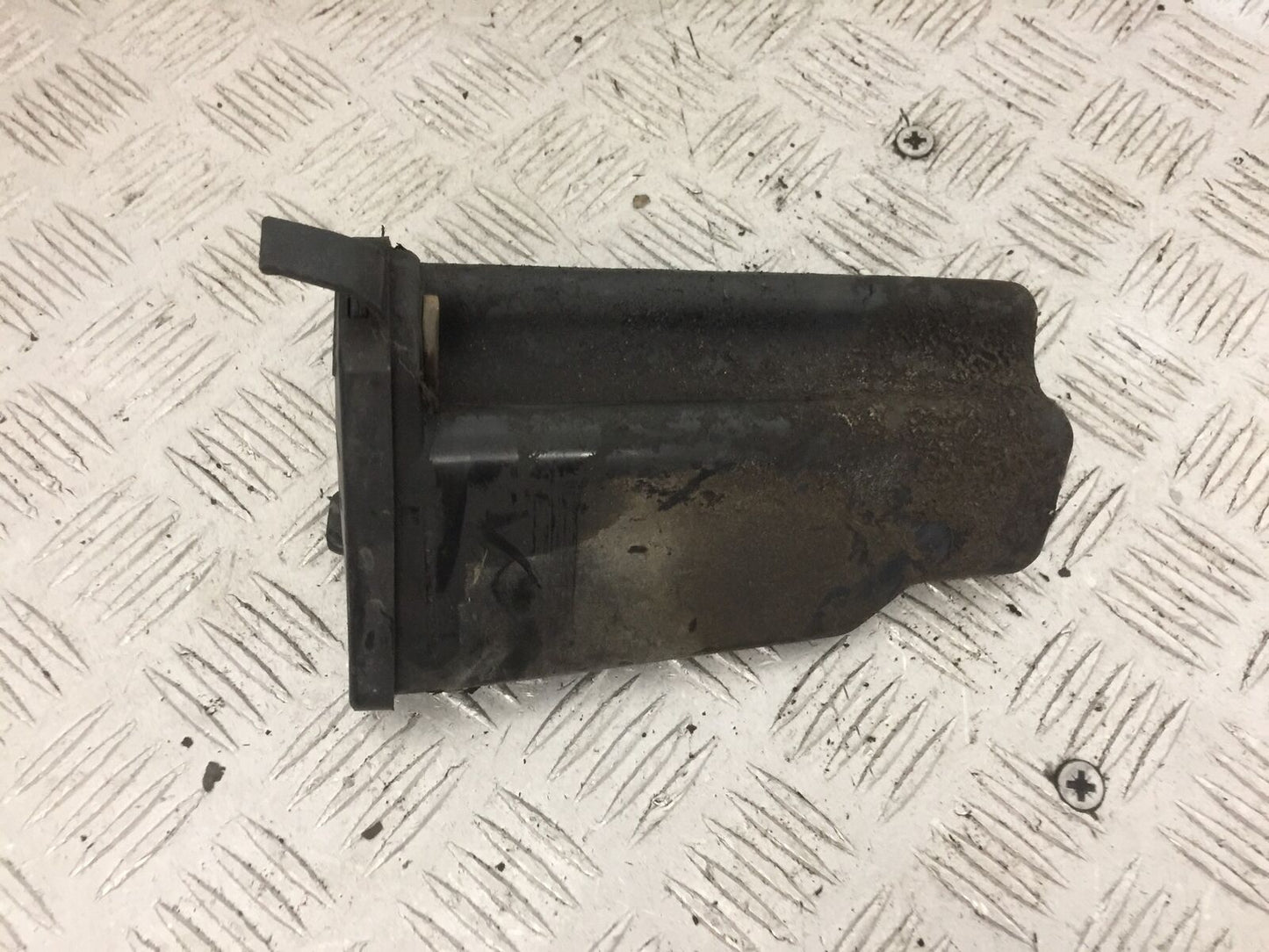 SUZUKI EN125 EN 125 TOOLBOX HOLDER  YEAR 2006-09   (STOCK 826)