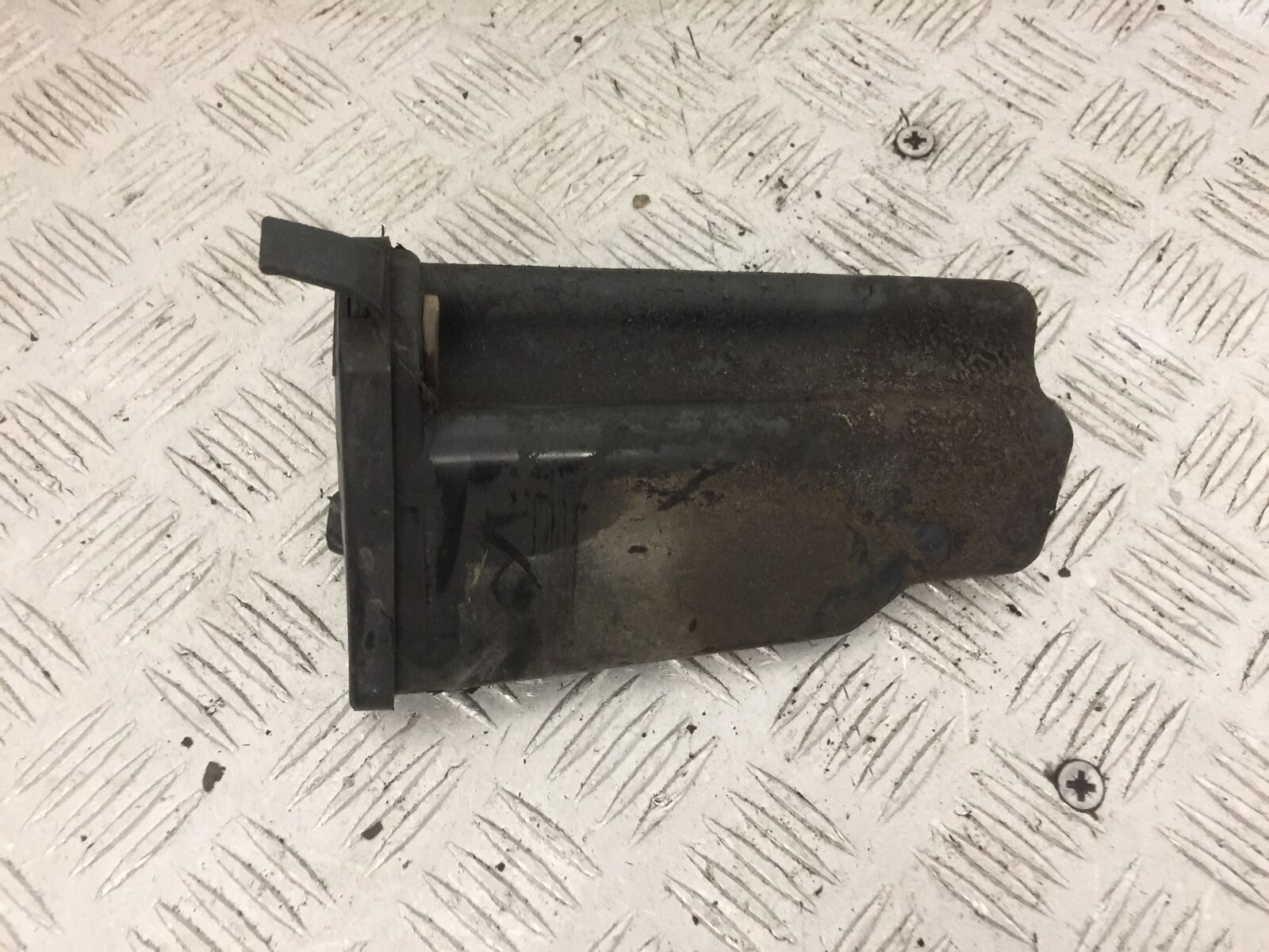 SUZUKI EN125 EN 125 TOOLBOX HOLDER  YEAR 2006-09   (STOCK 826)