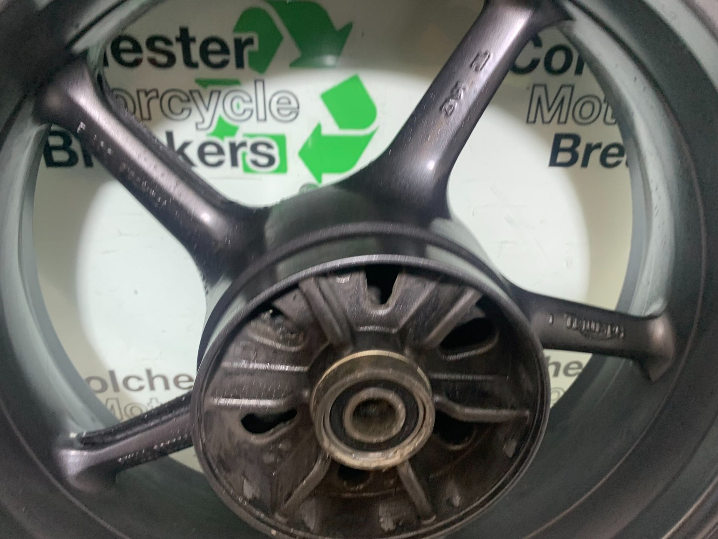 TRIUMPH 675 STREET TRIPLE R REAR WHEEL  YEAR 2013 - 2016 (CMB1221)